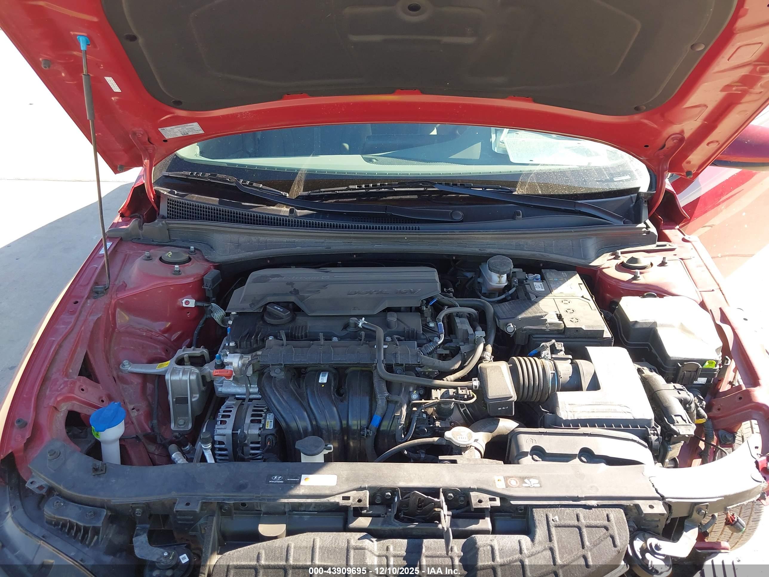 HYUNDAI ELANTRA image 10