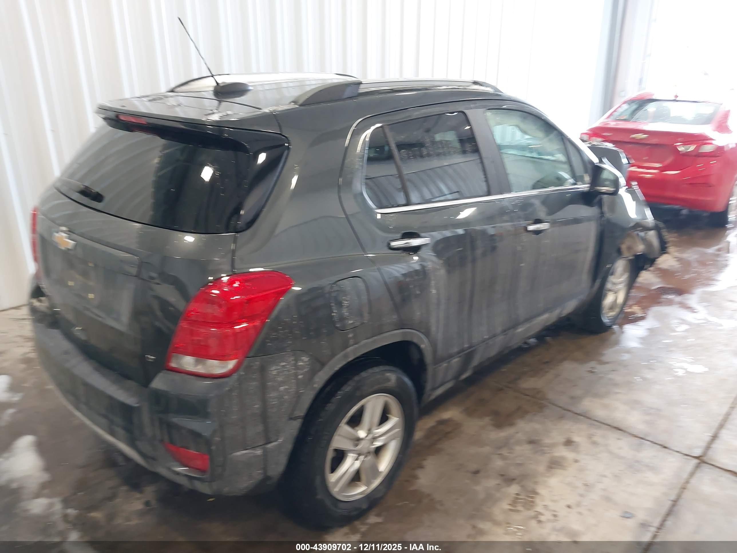 CHEVROLET TRAX image 4