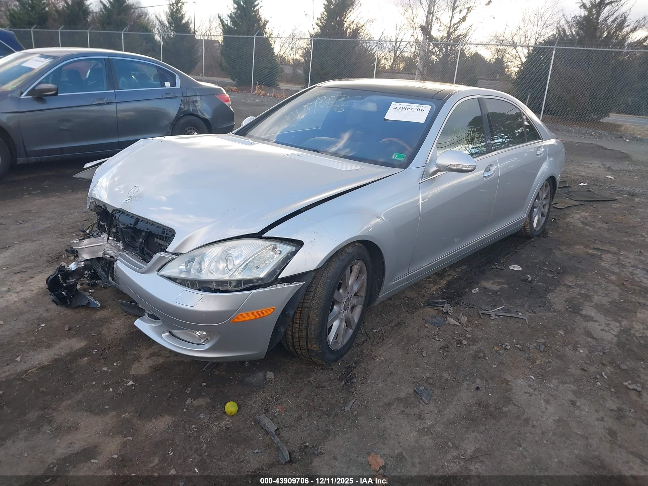 MERCEDES-BENZ S image 2