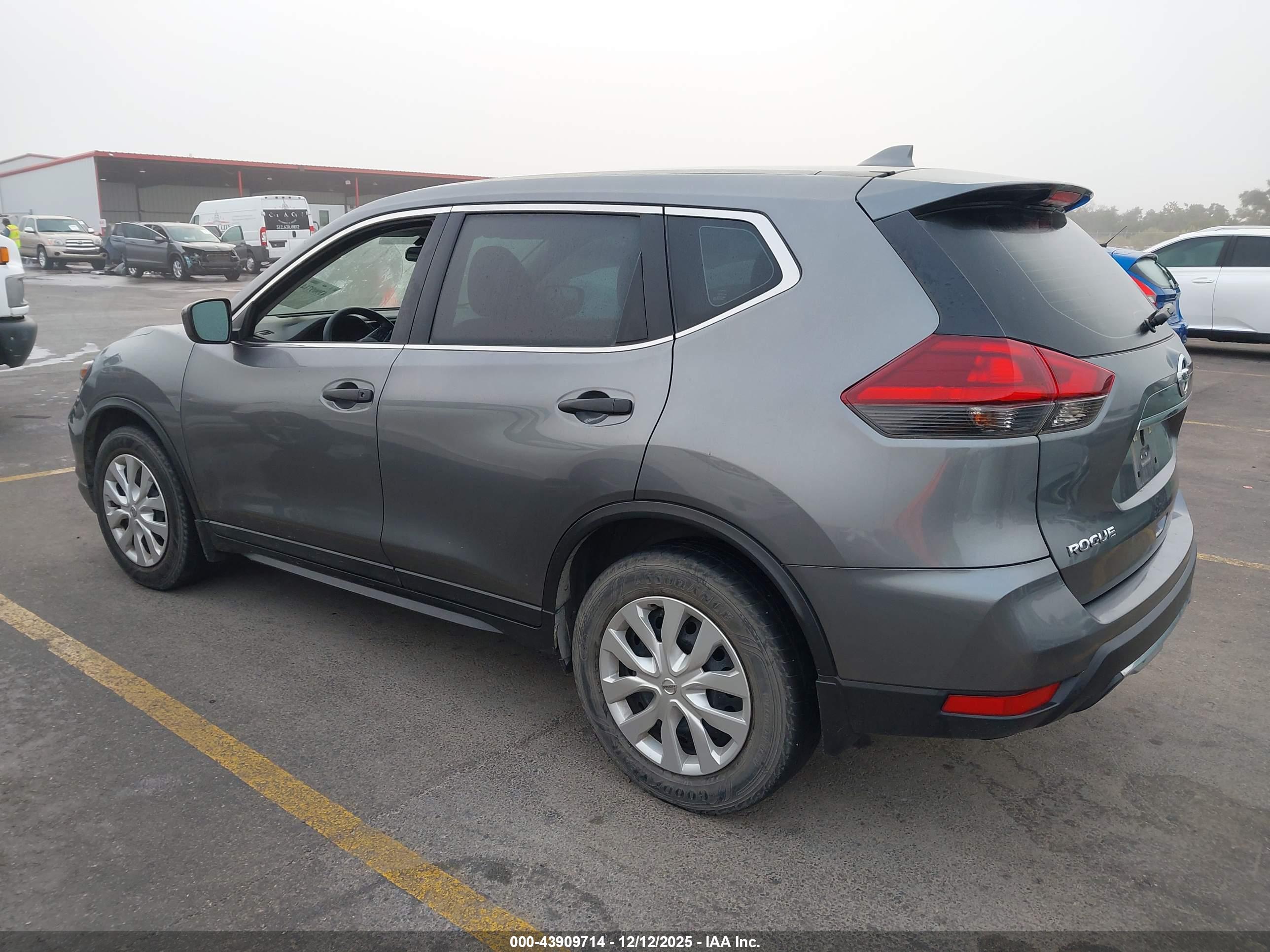 NISSAN ROGUE image 3