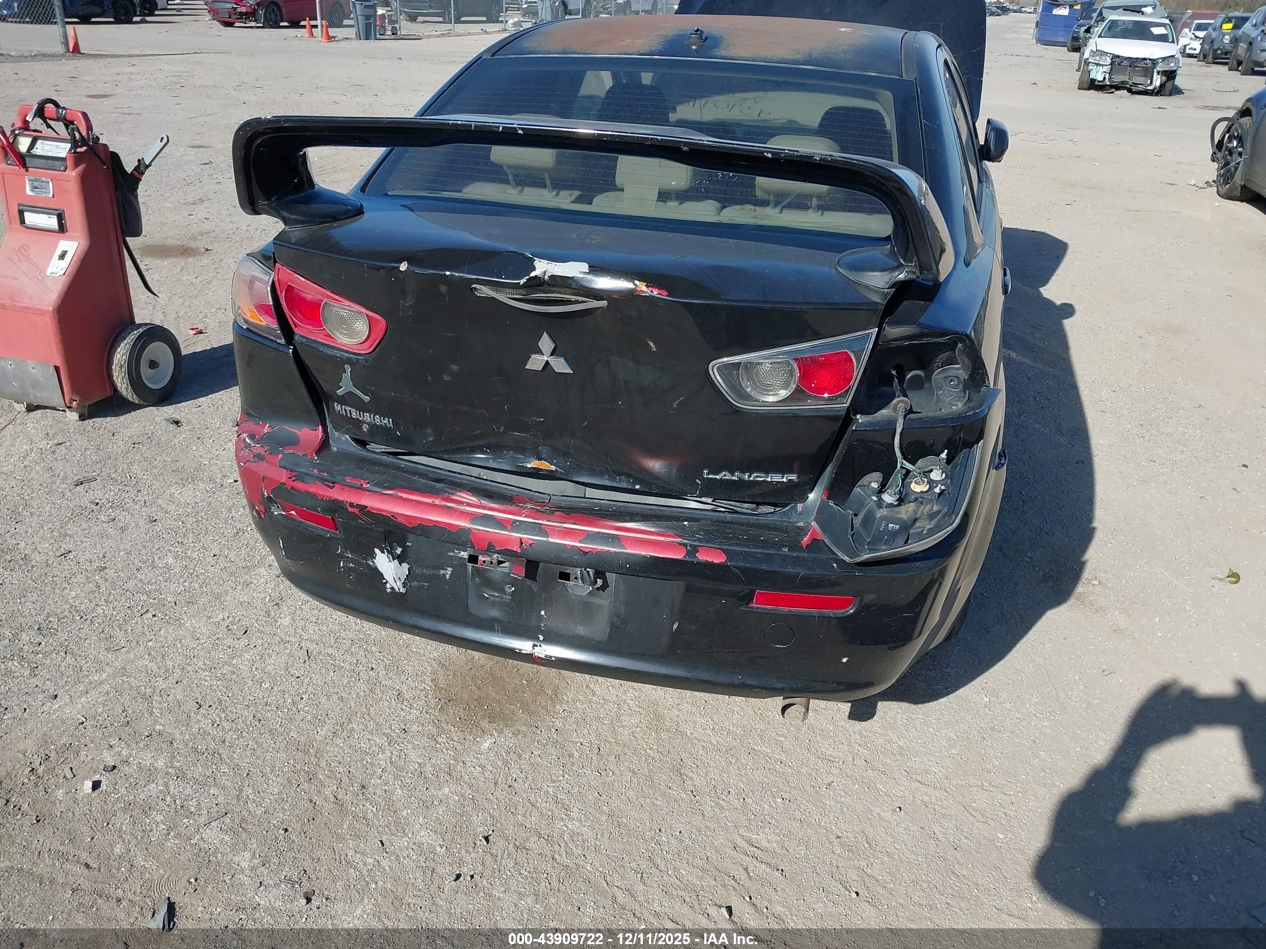 MITSUBISHI LANCER image 6