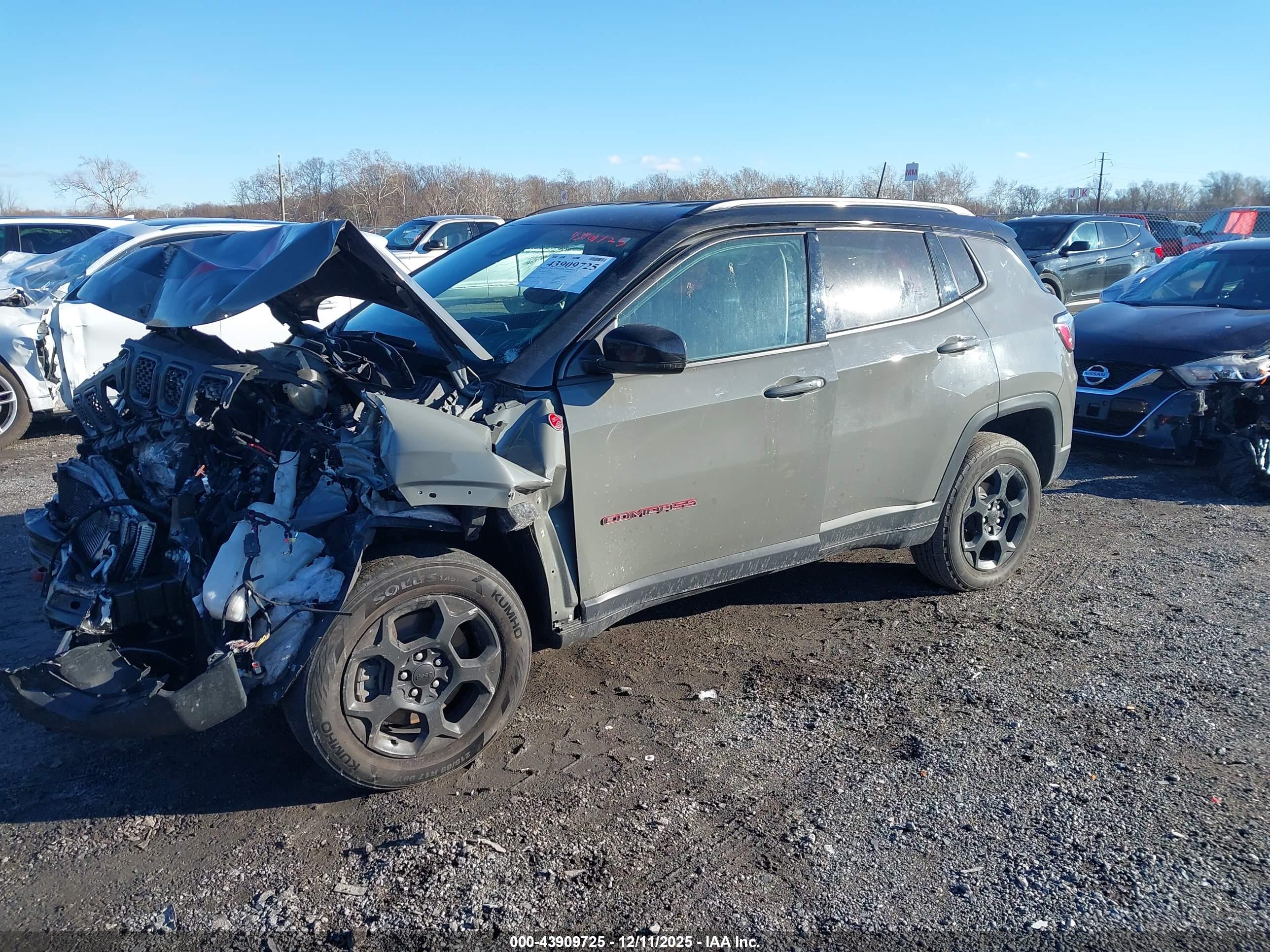 JEEP COMPASS image 2
