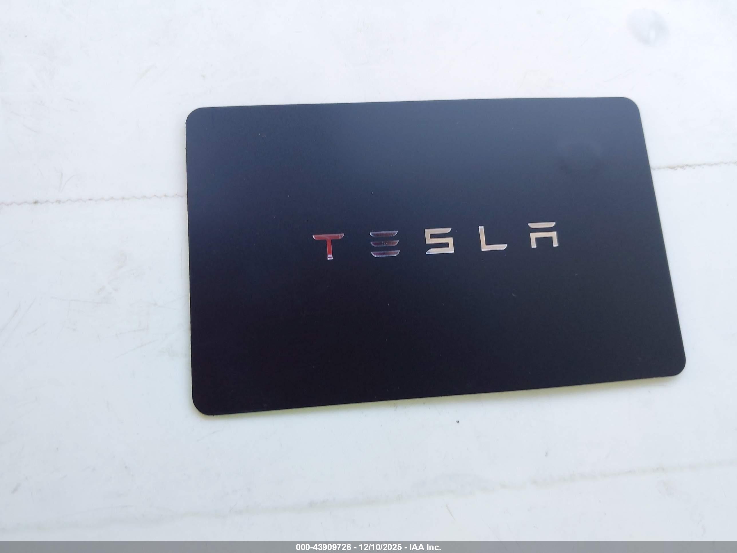 TESLA MODEL image 11