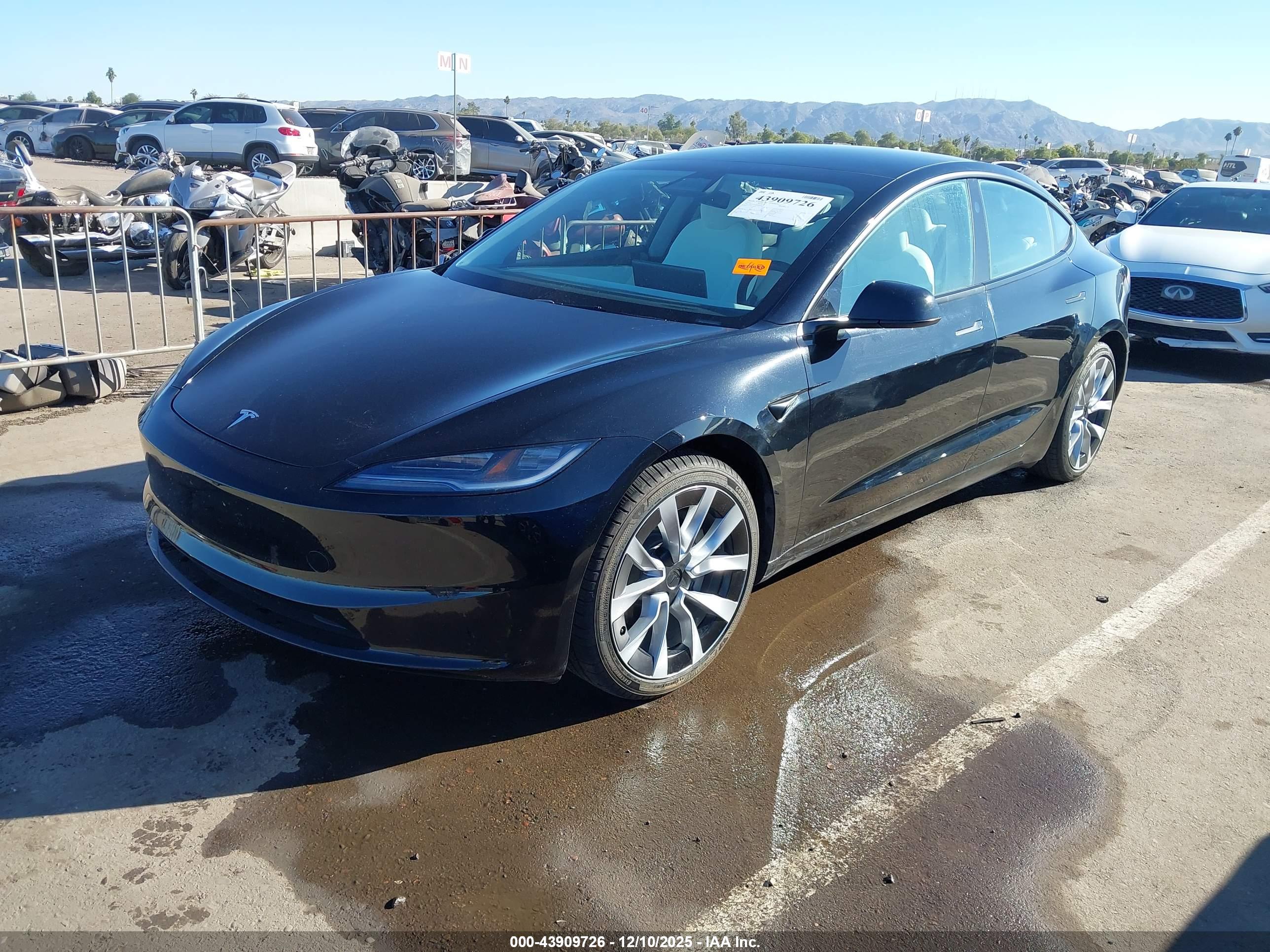 TESLA MODEL image 2