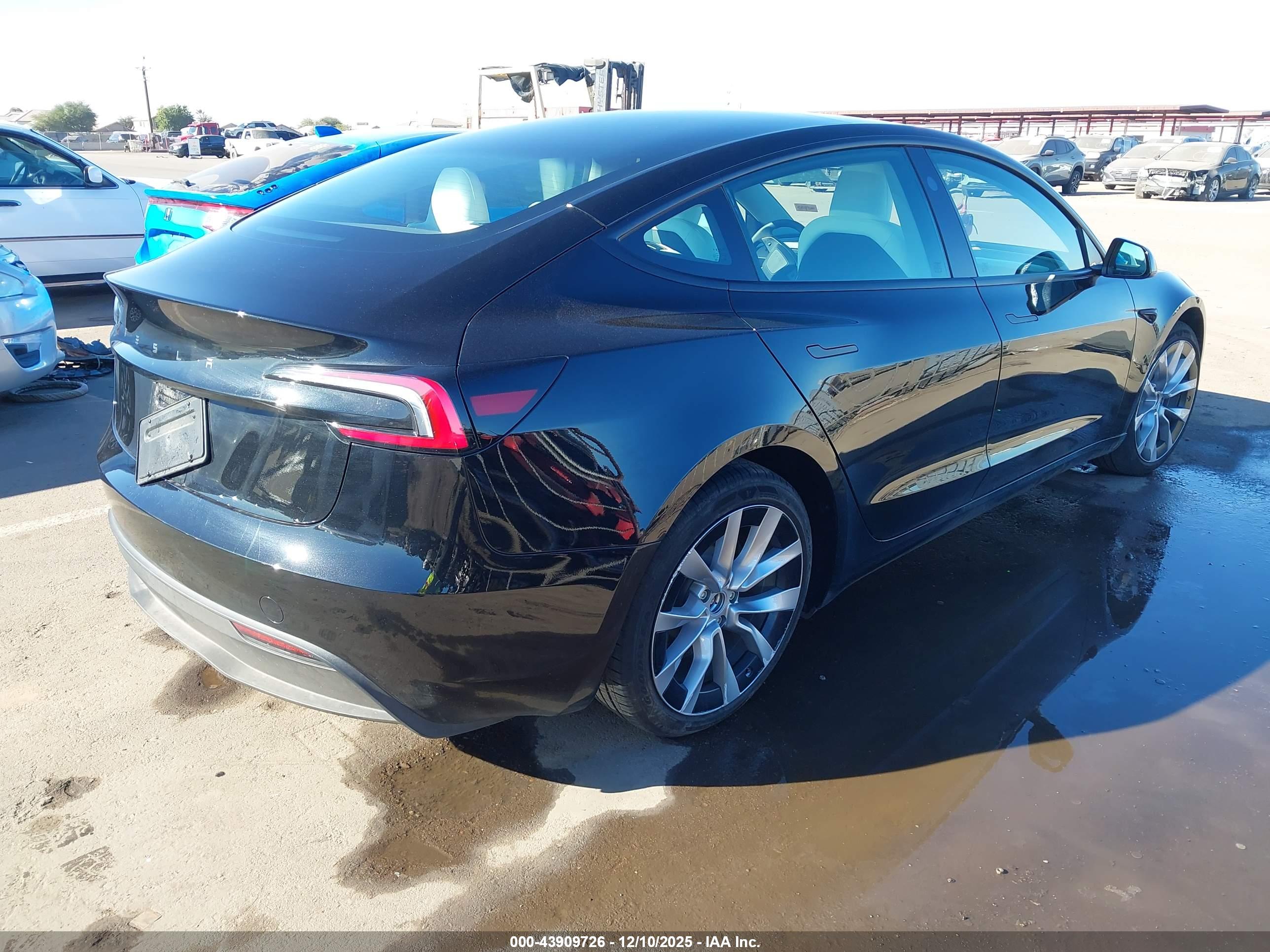 TESLA MODEL image 4