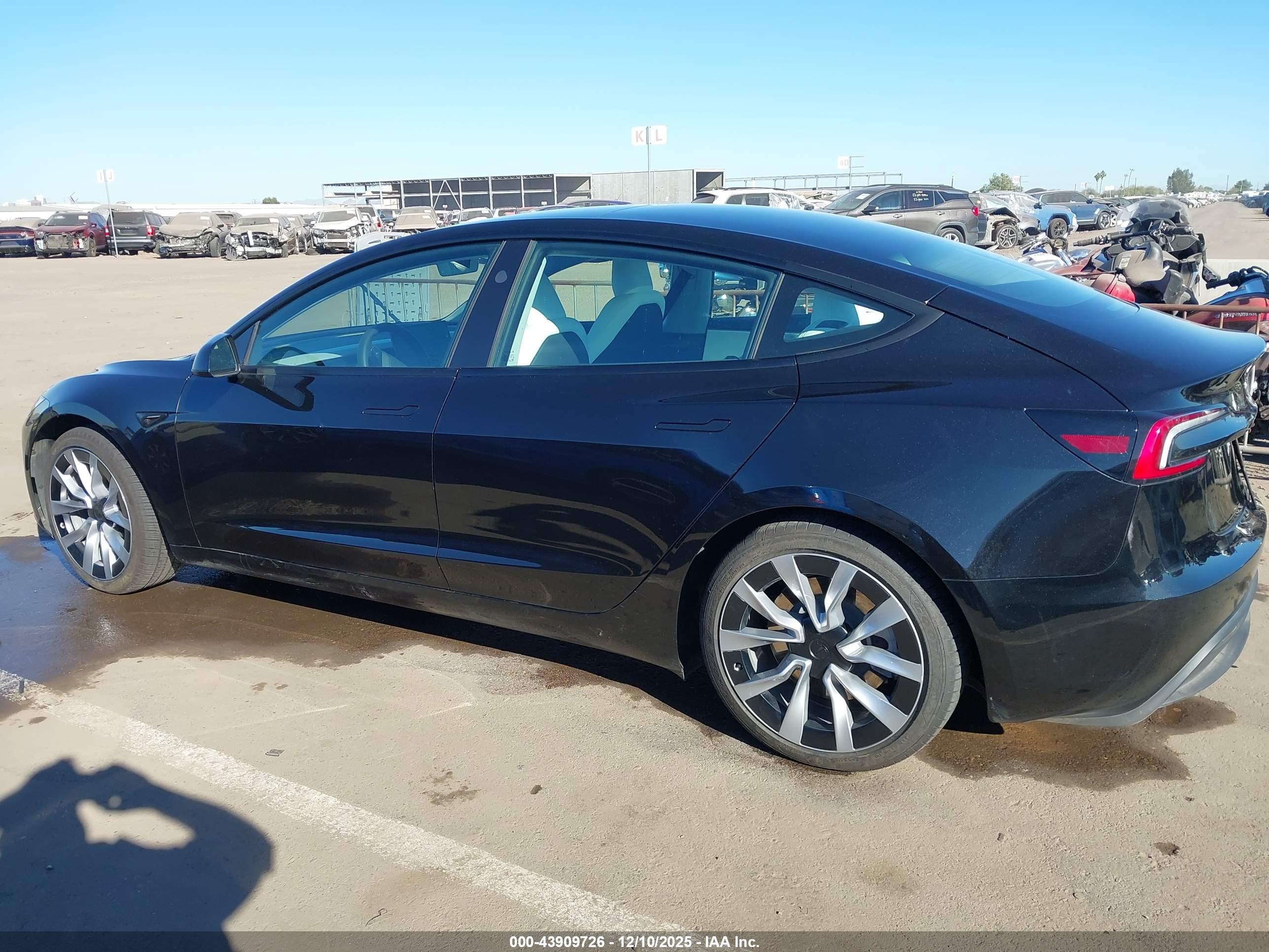 TESLA MODEL image 6