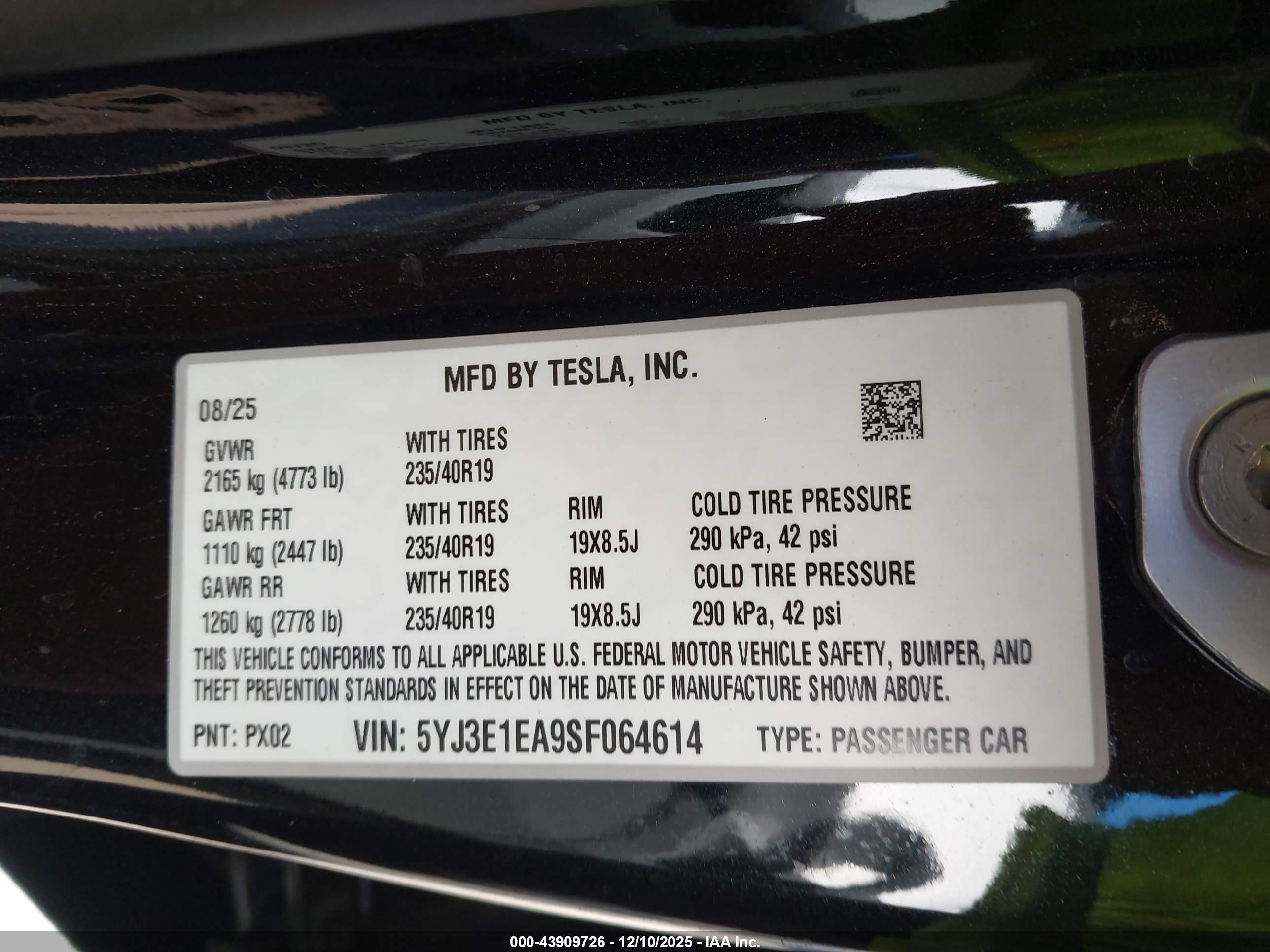 TESLA MODEL image 9