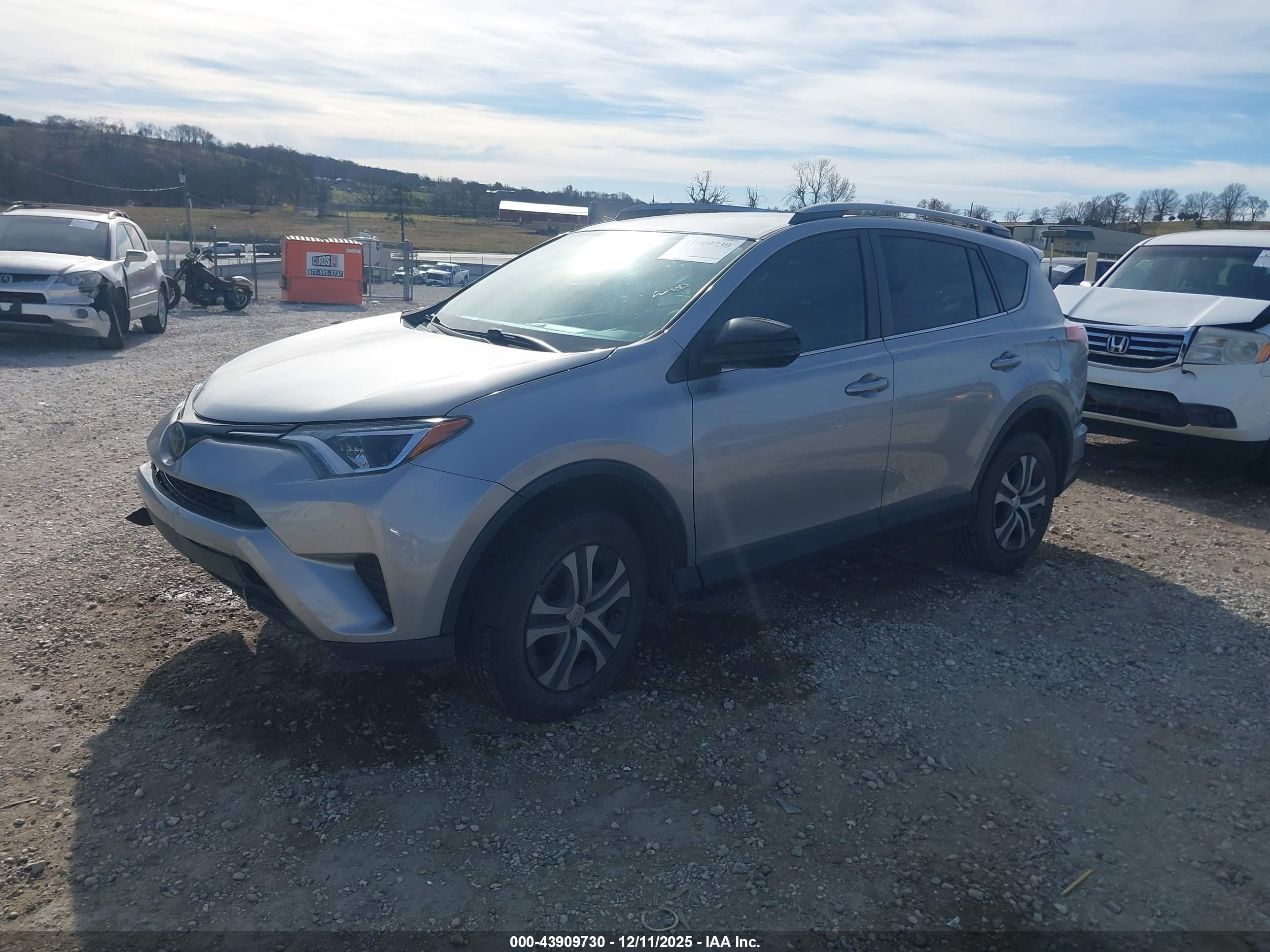 TOYOTA RAV4 image 2