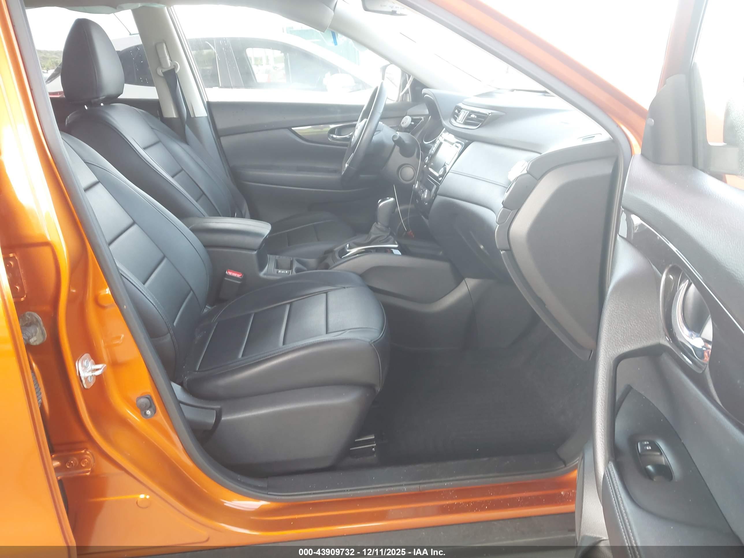 NISSAN ROGUE image 5