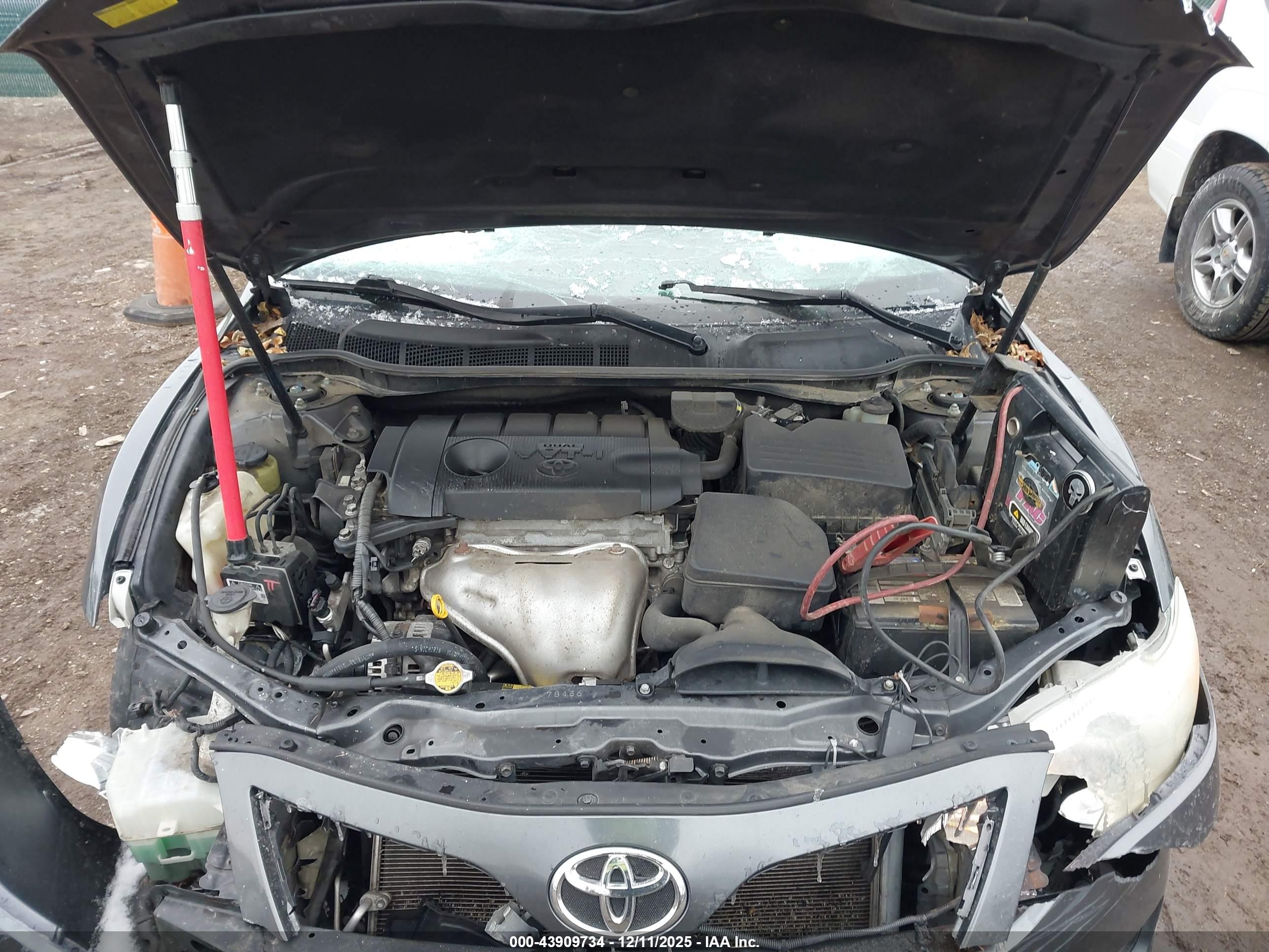 TOYOTA CAMRY image 10