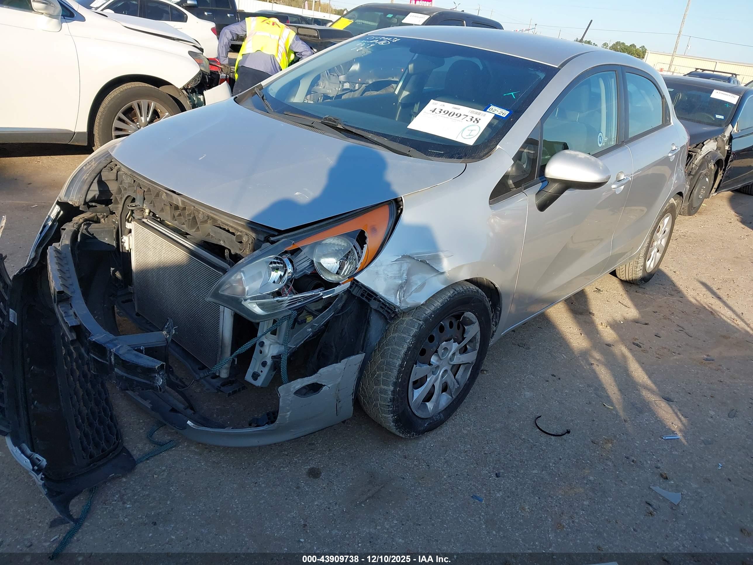 KIA RIO5 image 2