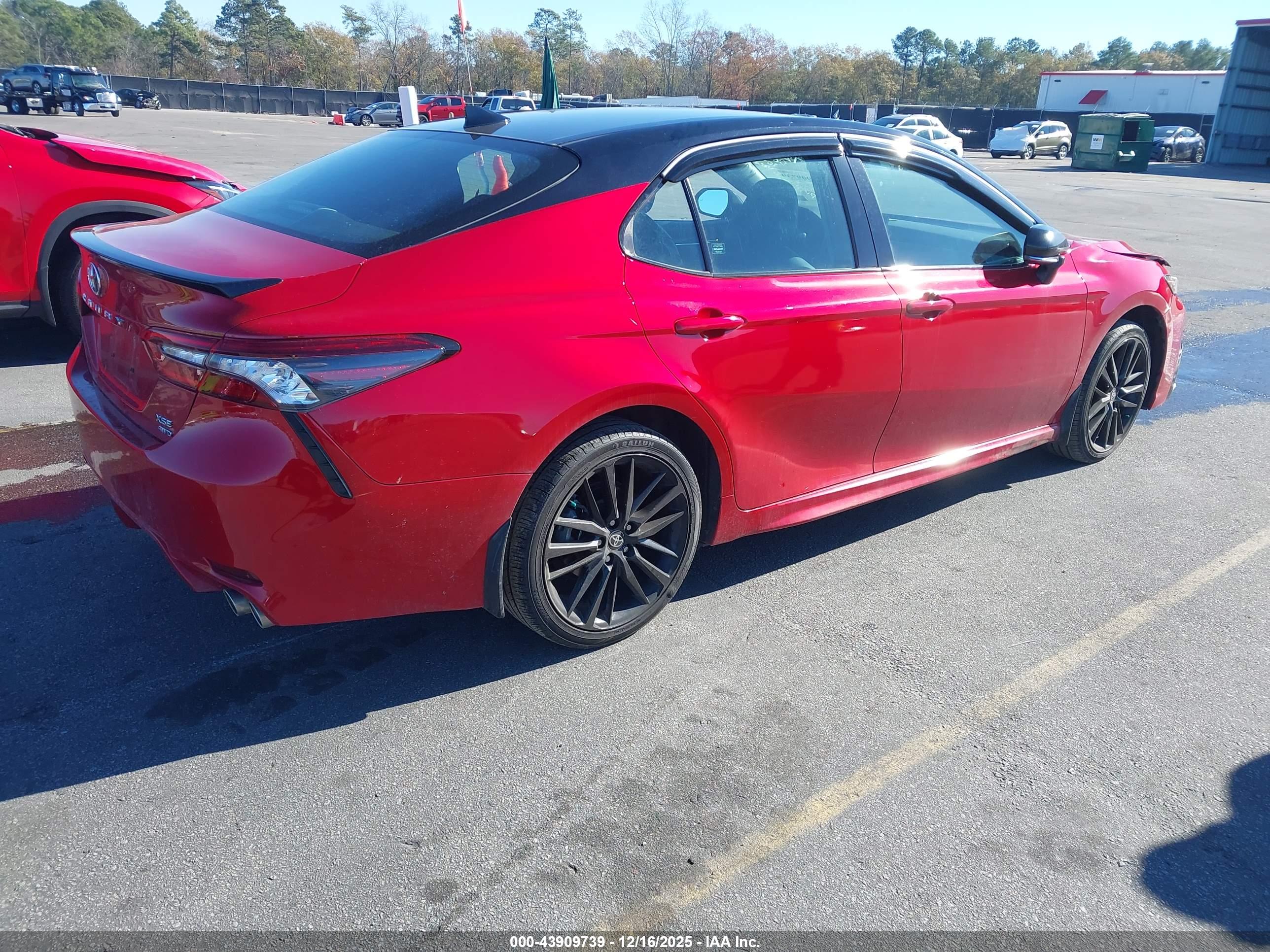 TOYOTA CAMRY image 4