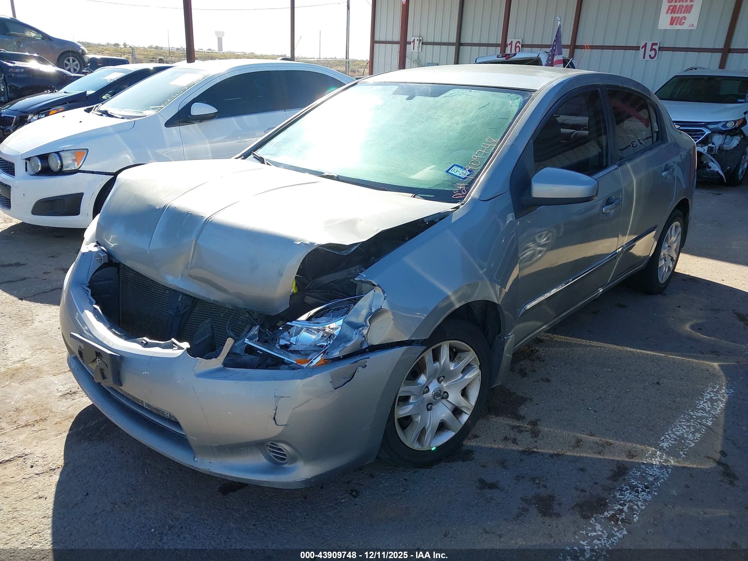 NISSAN SENTRA image 2