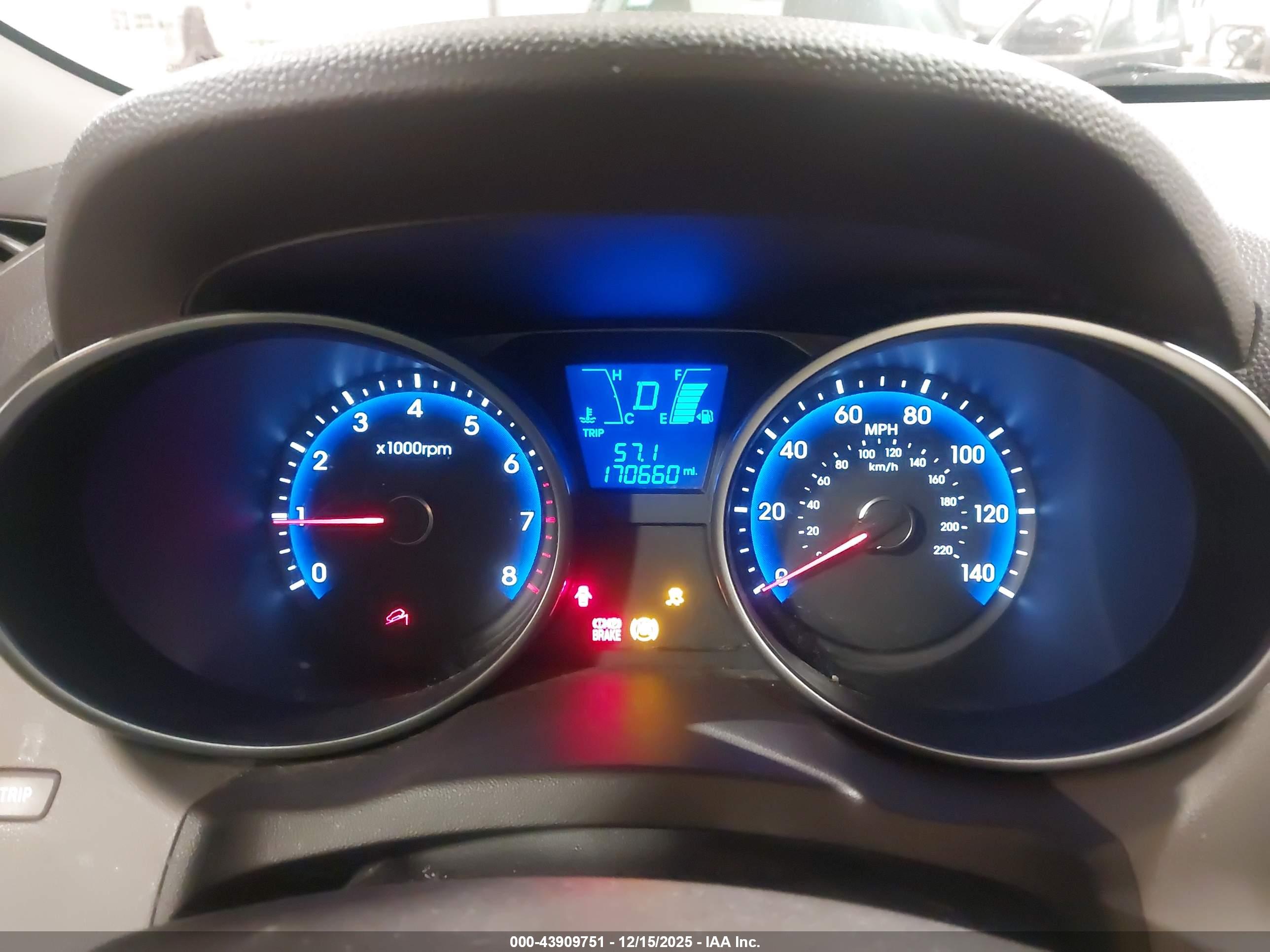 HYUNDAI TUCSON image 7