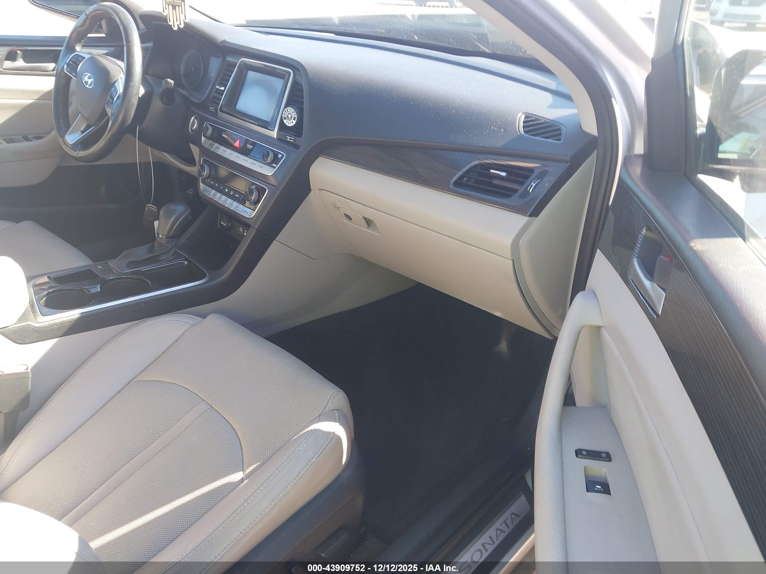 HYUNDAI SONATA image 5