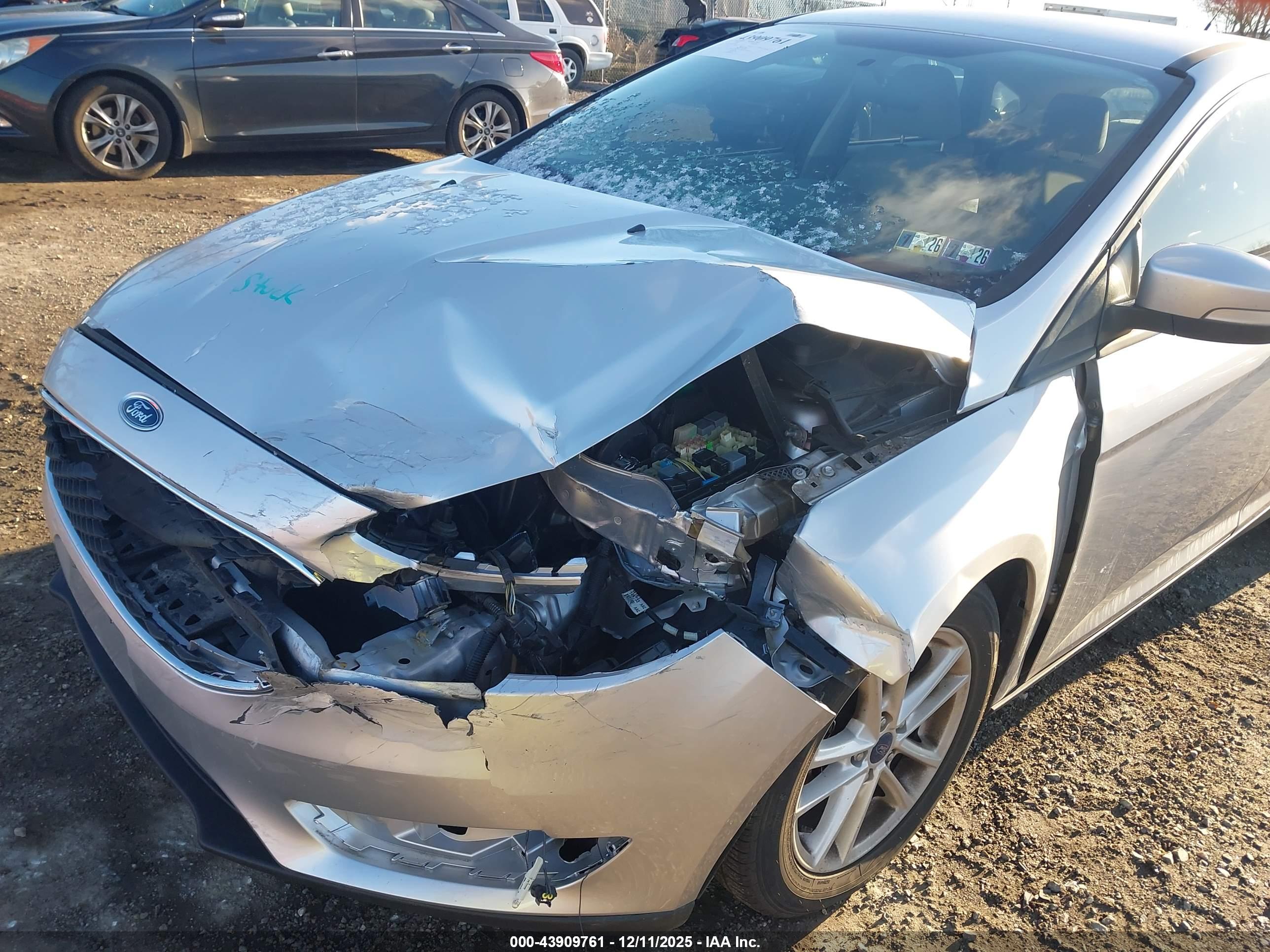FORD FOCUS image 6