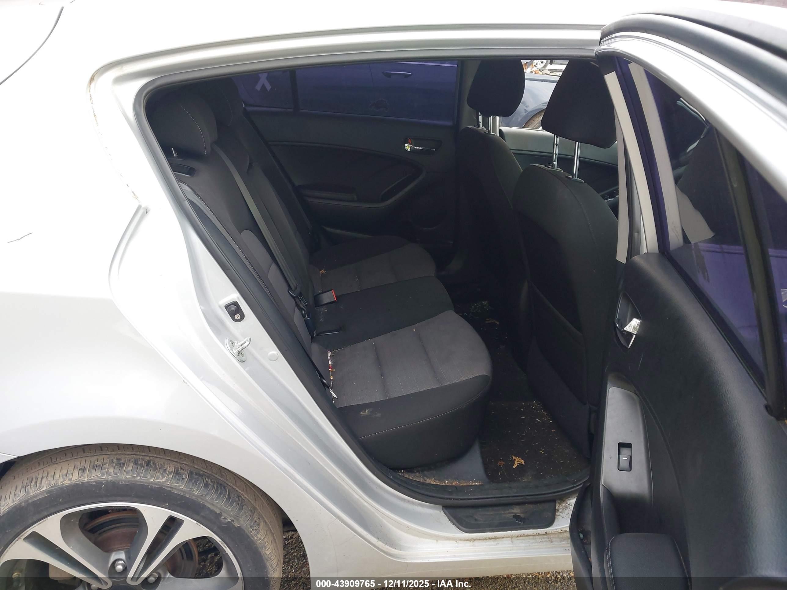 KIA FORTE image 8