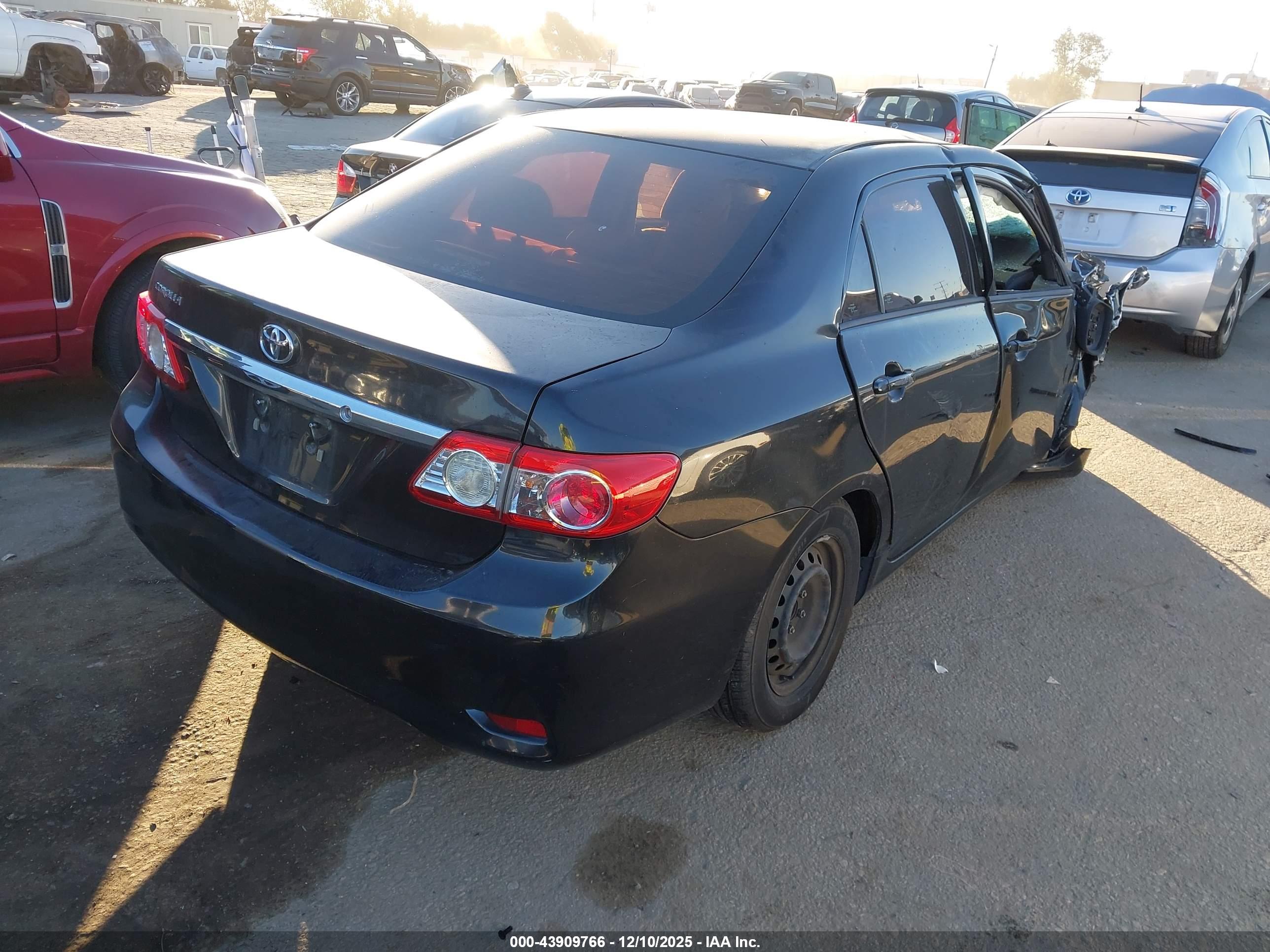 TOYOTA COROLLA image 4