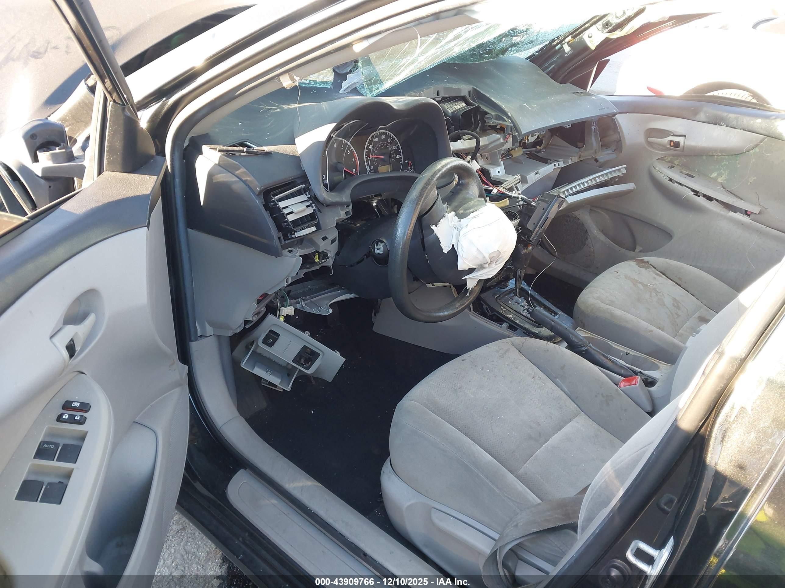 TOYOTA COROLLA image 5