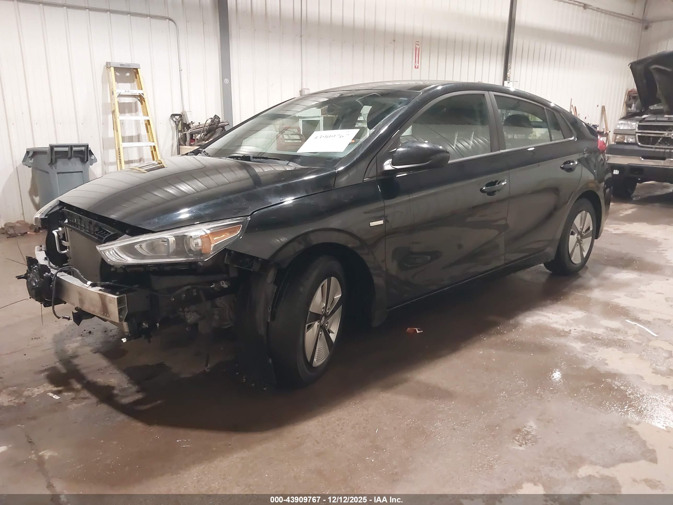 HYUNDAI IONIQ image 2