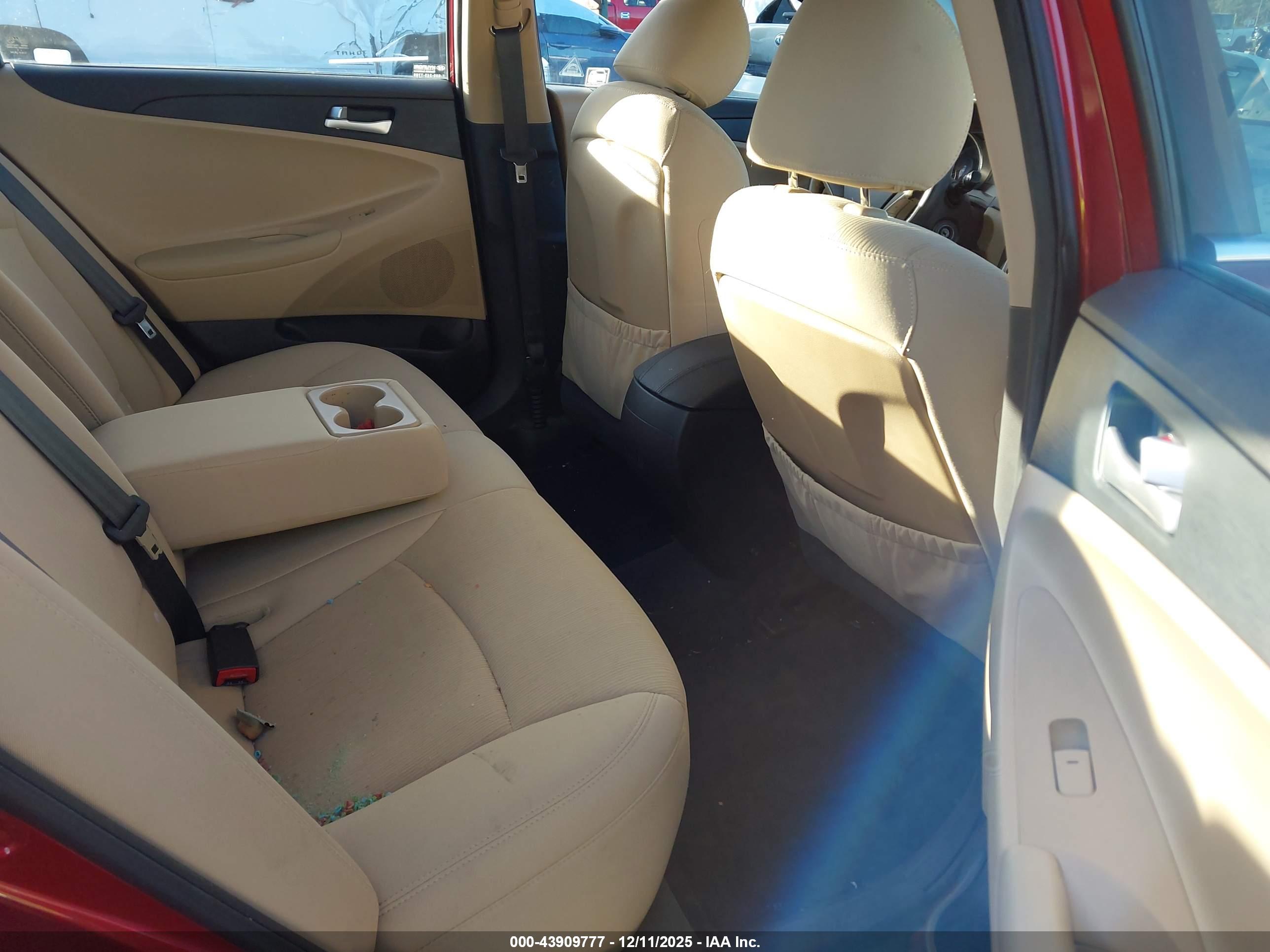 HYUNDAI SONATA image 8