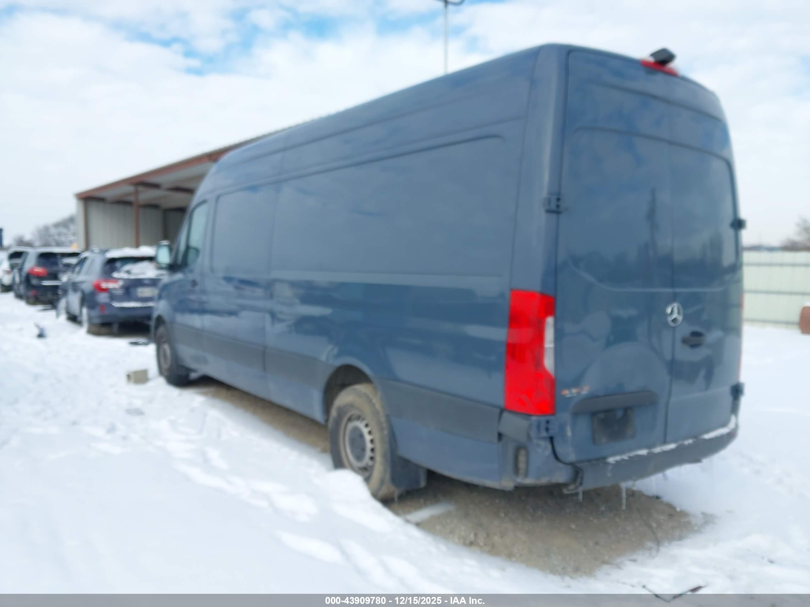 MERCEDES-BENZ SPRINTER image 3