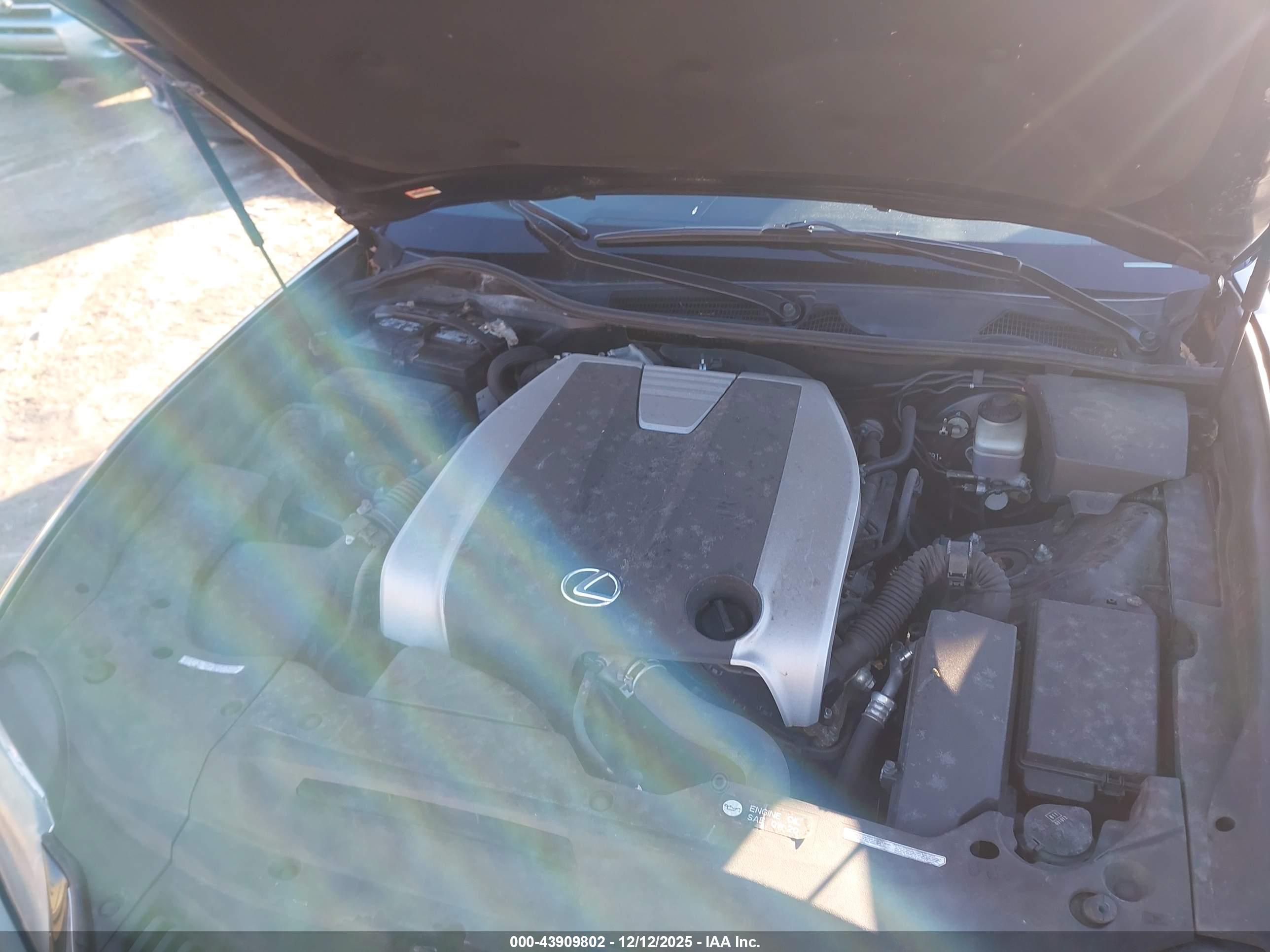 LEXUS GS image 10