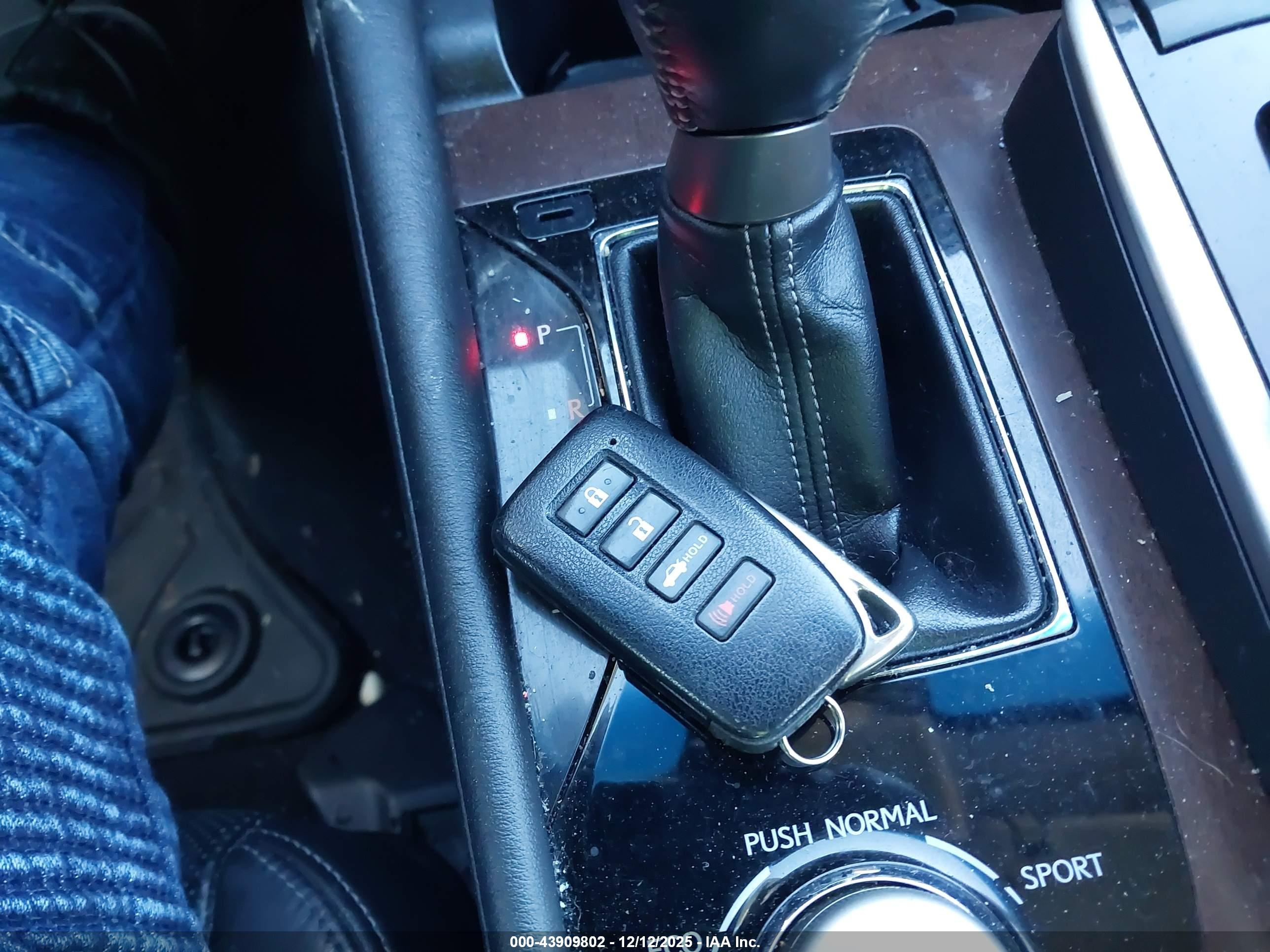 LEXUS GS image 11