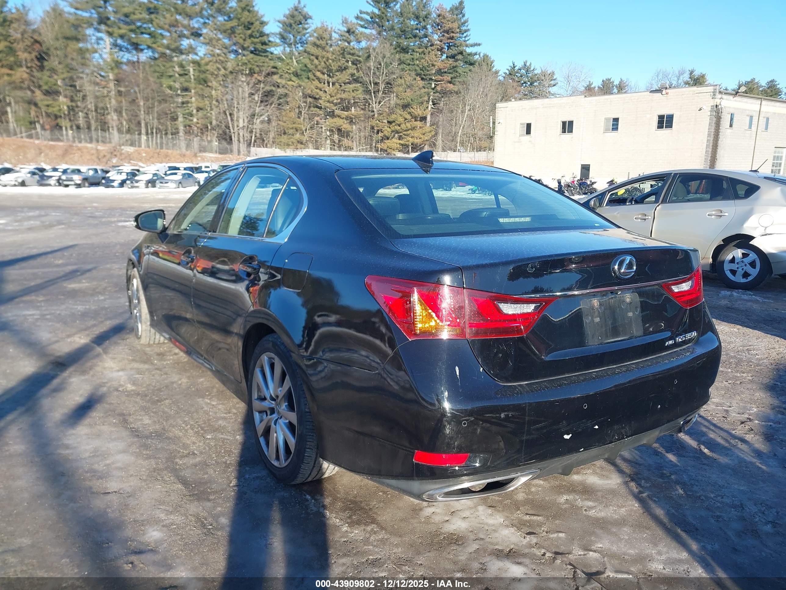 LEXUS GS image 3