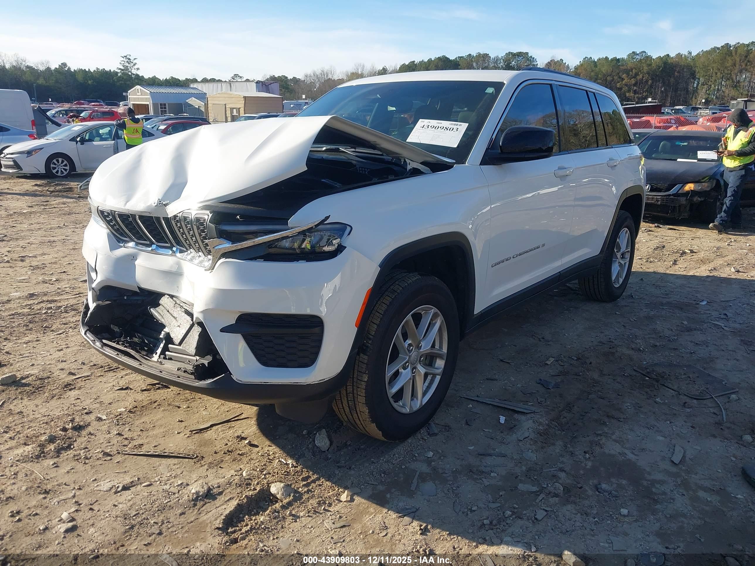 JEEP GRAND image 2