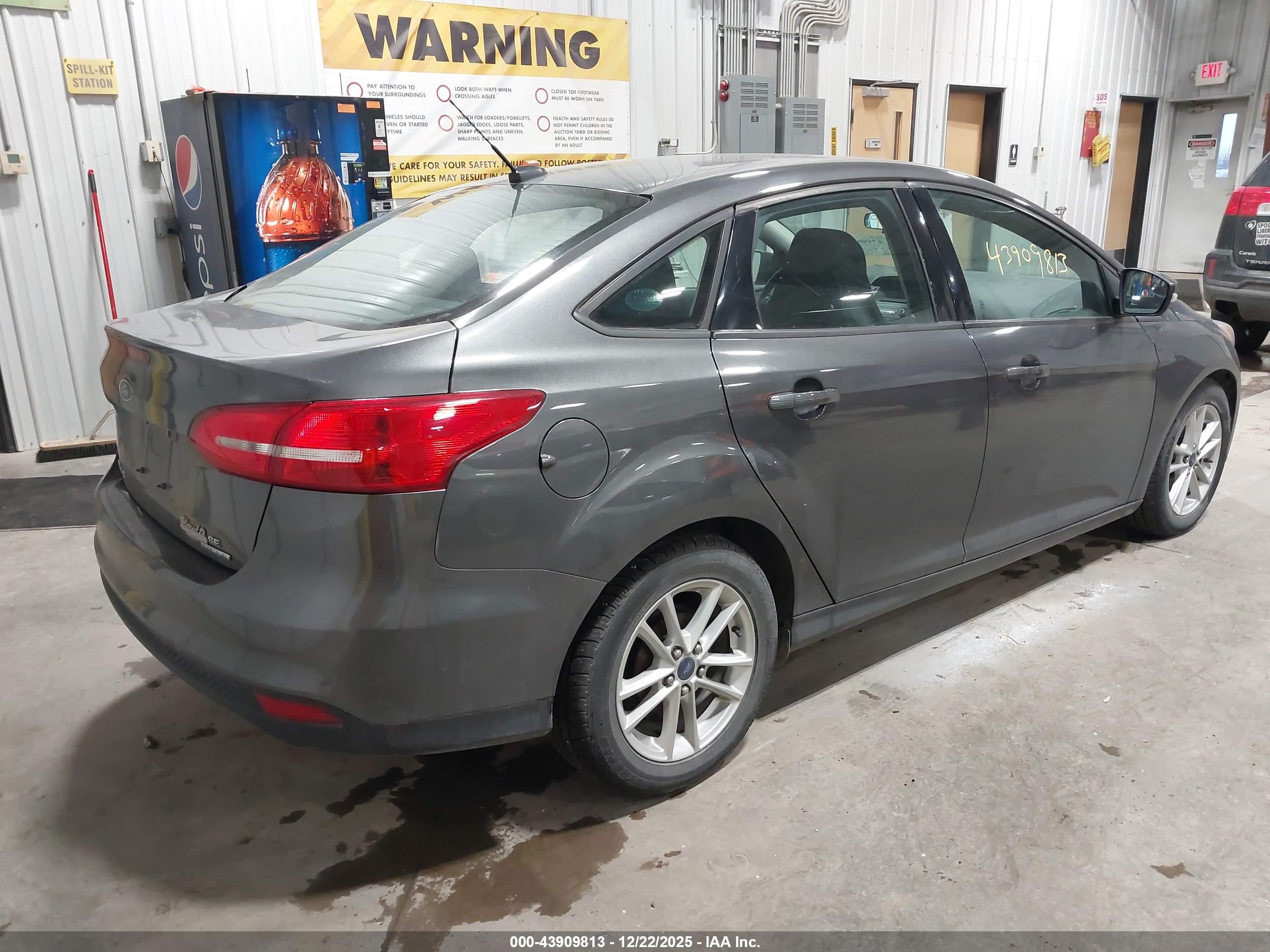 FORD FOCUS image 4