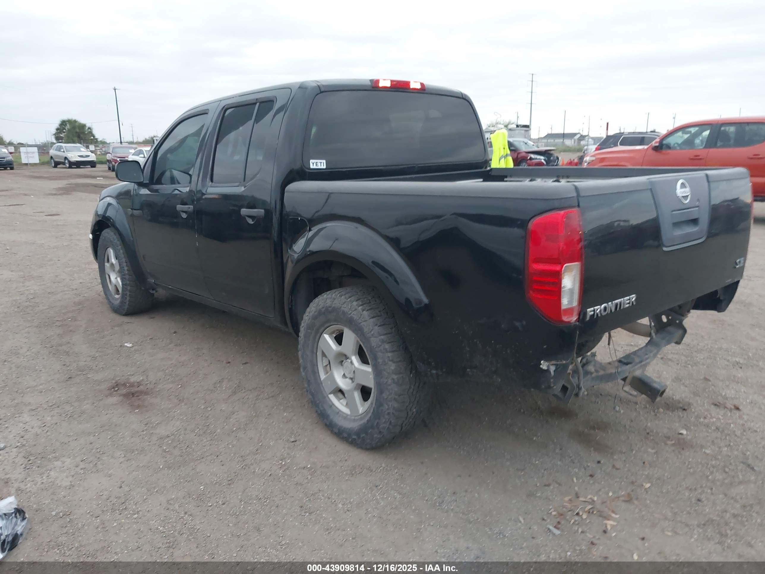 NISSAN FRONTIER image 3