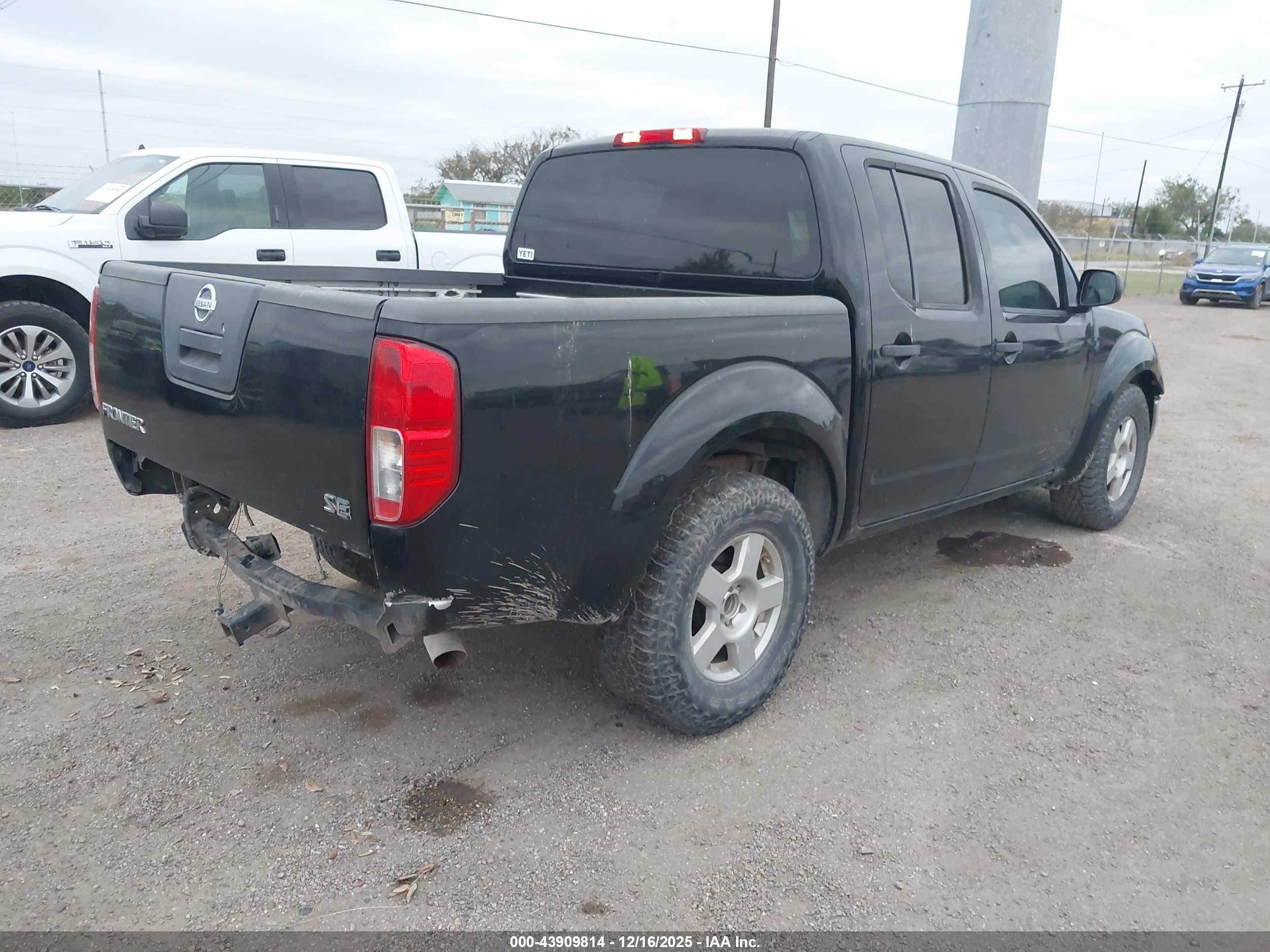 NISSAN FRONTIER image 4