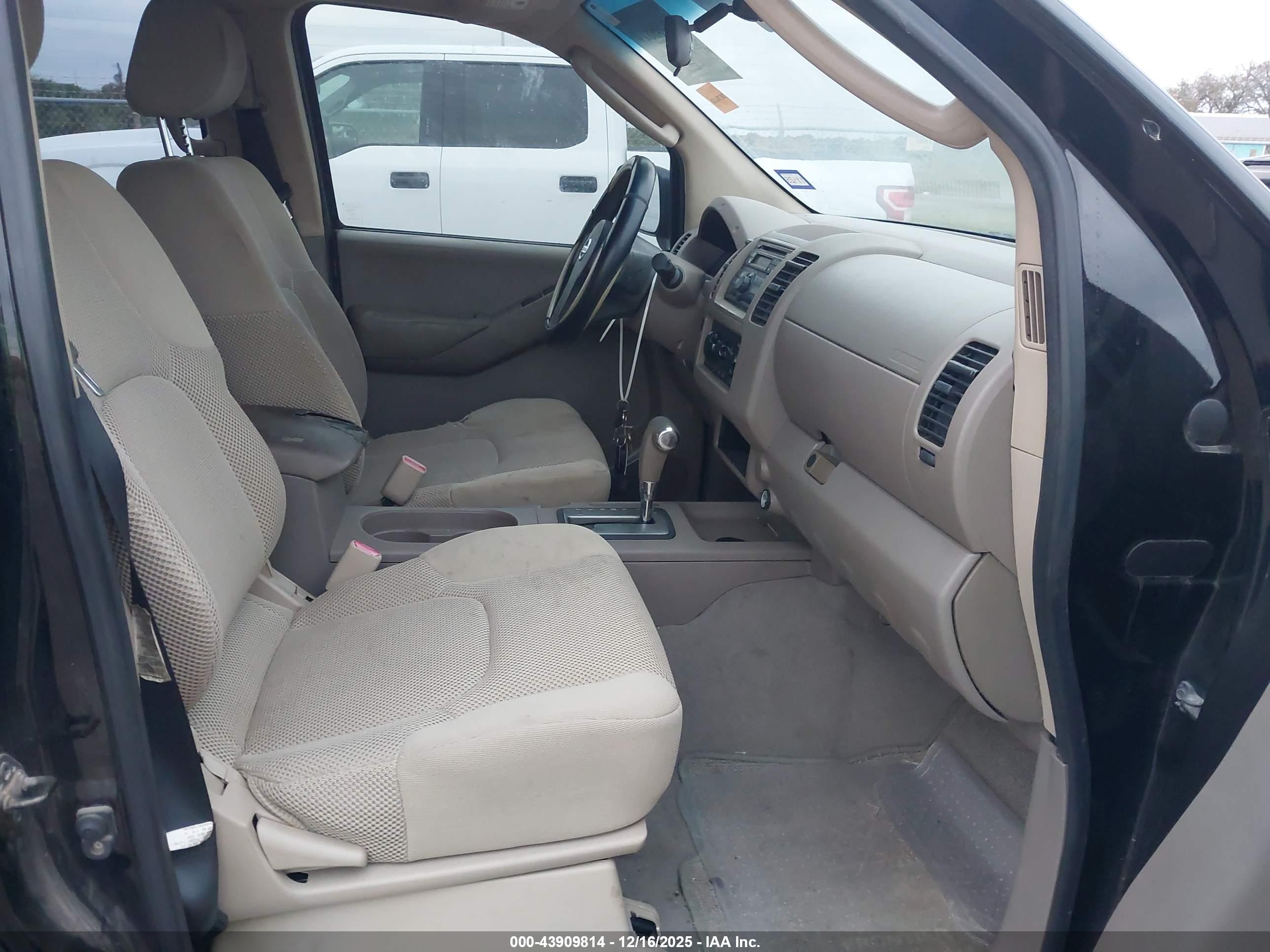 NISSAN FRONTIER image 5