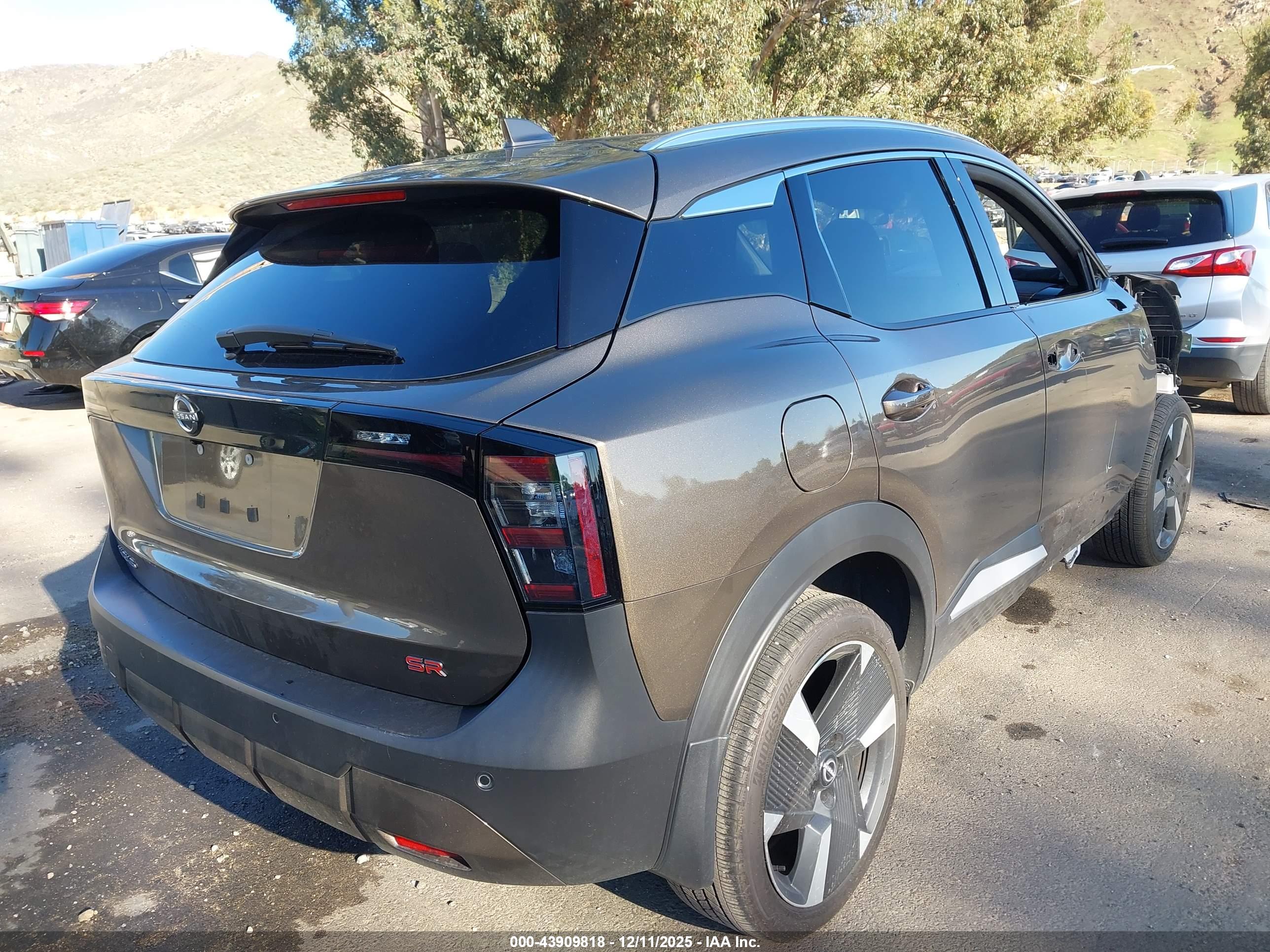 NISSAN KICKS image 4