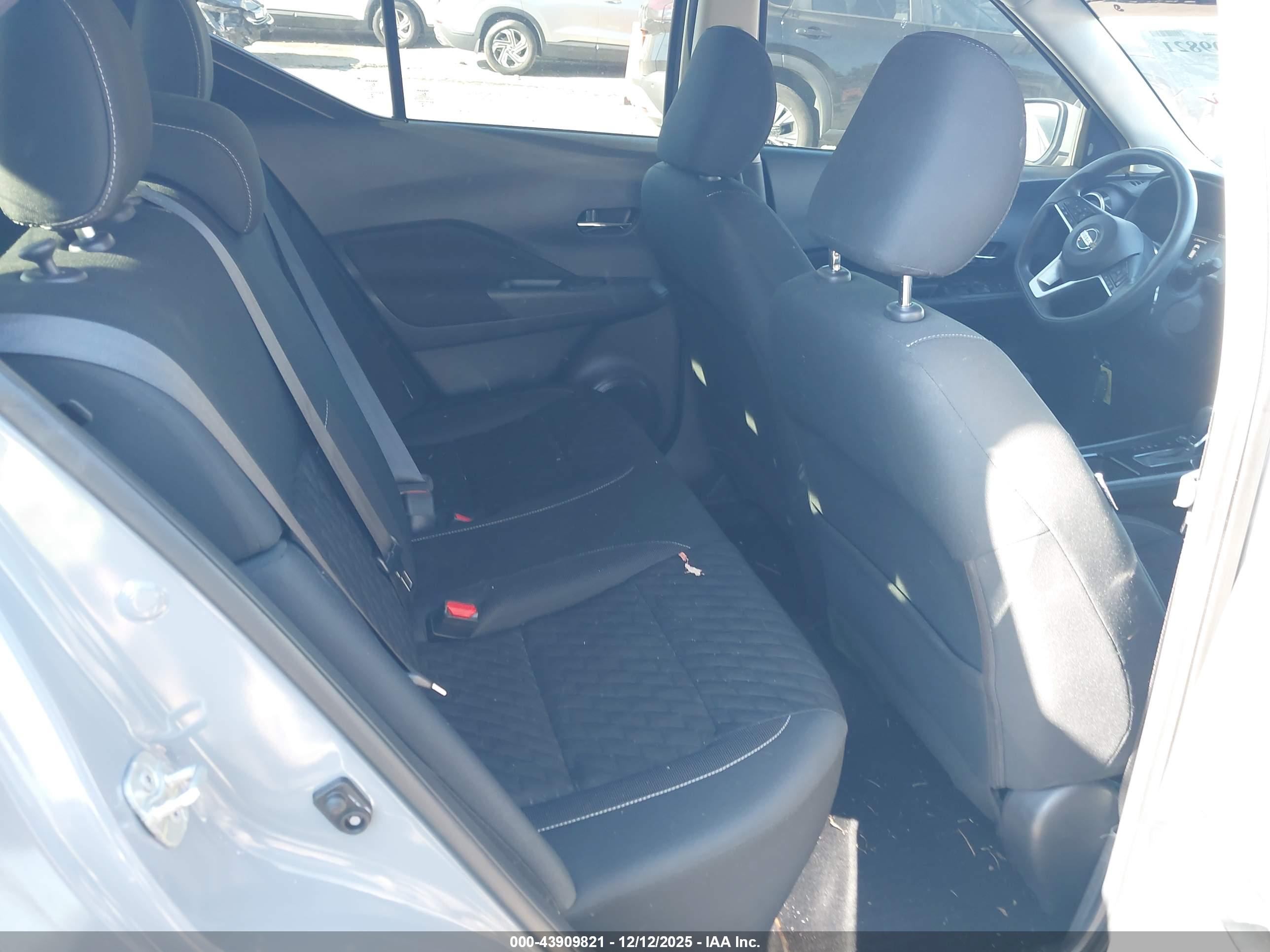 NISSAN KICKS image 8