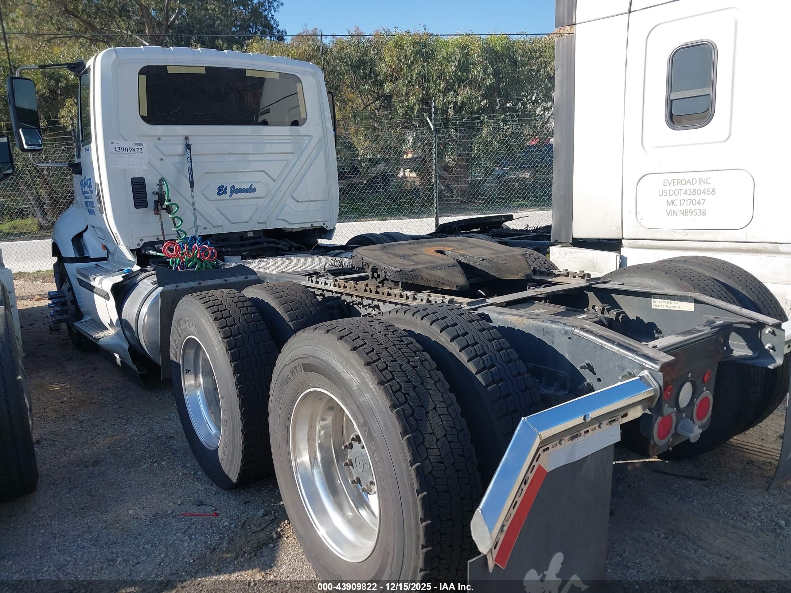 INTERNATIONAL PROSTAR+ image 3