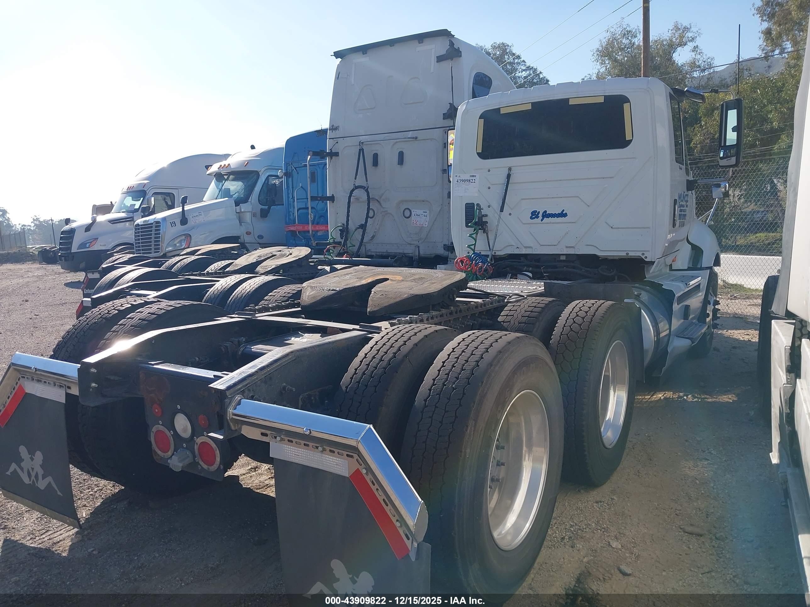 INTERNATIONAL PROSTAR+ image 4