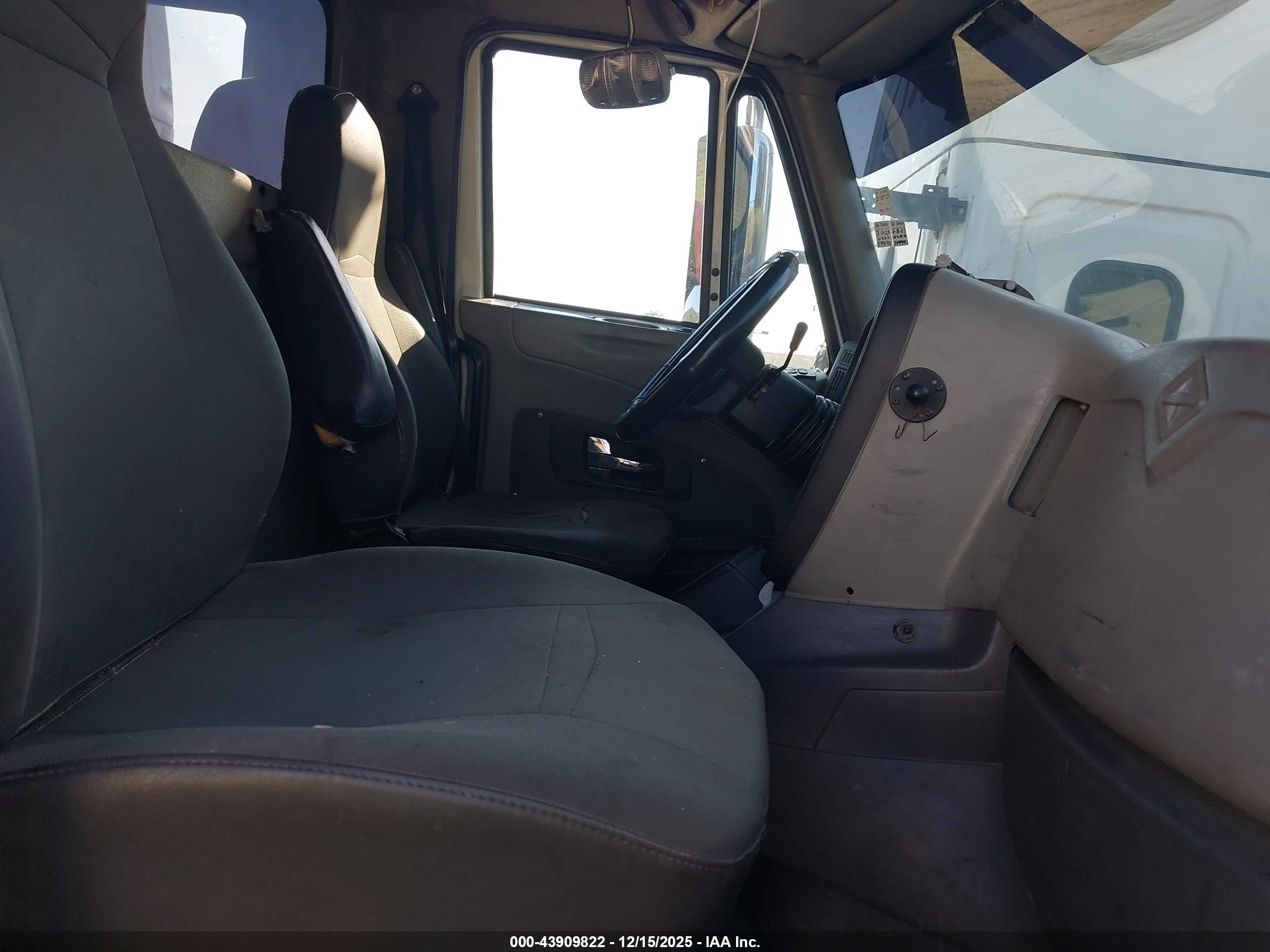 INTERNATIONAL PROSTAR+ image 8