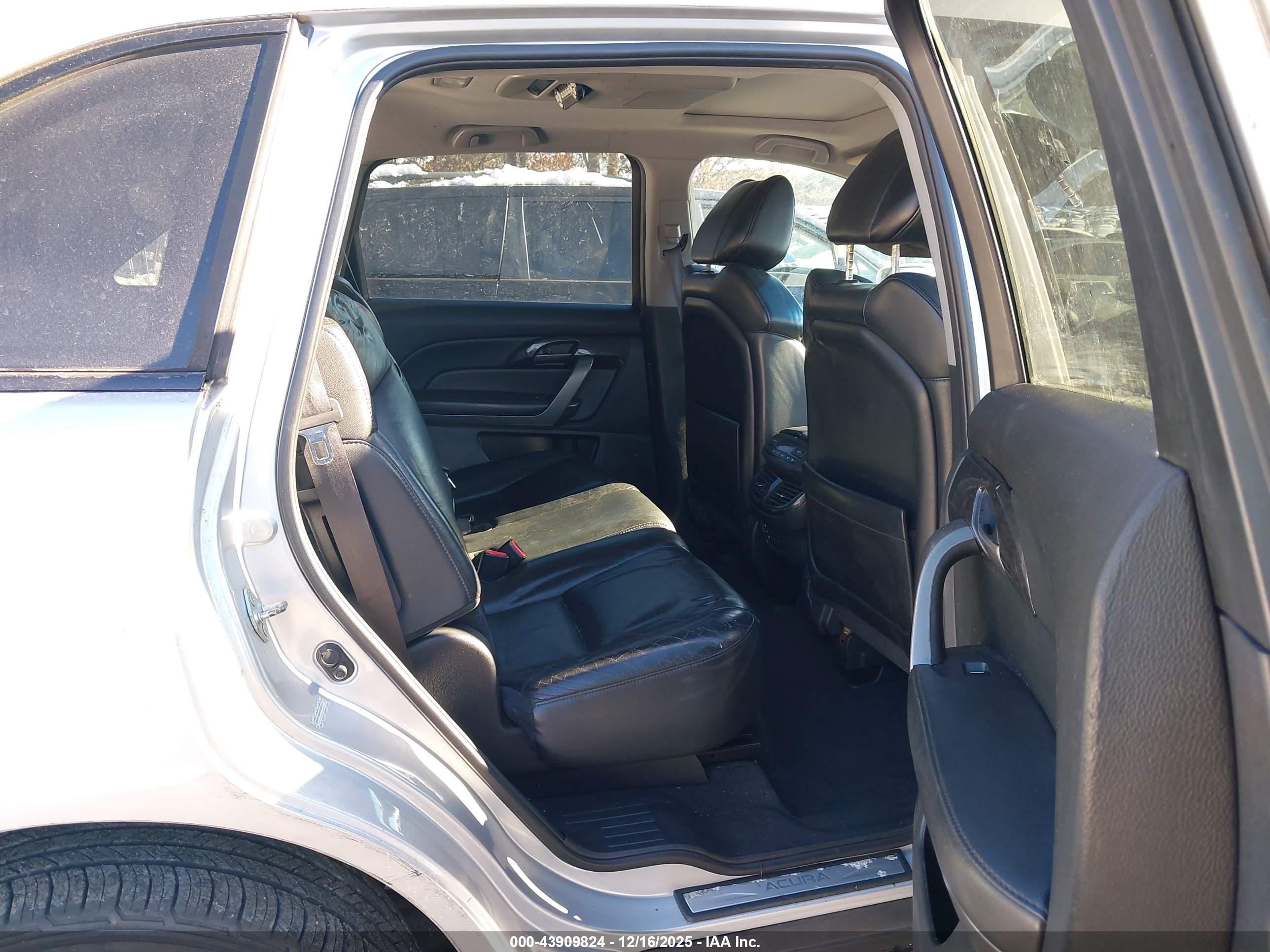 ACURA MDX image 8