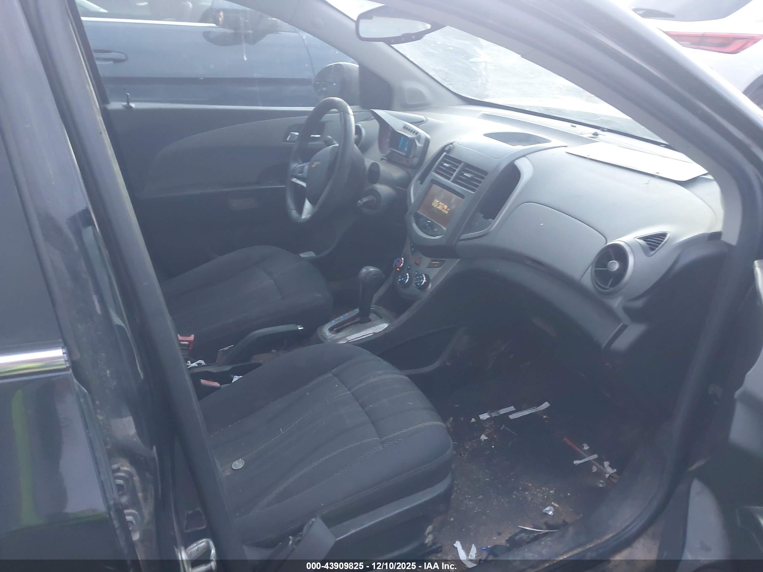 CHEVROLET SONIC image 5
