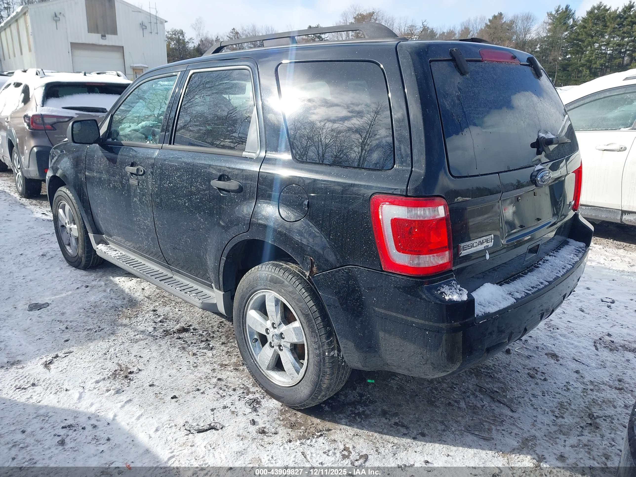 FORD ESCAPE image 3