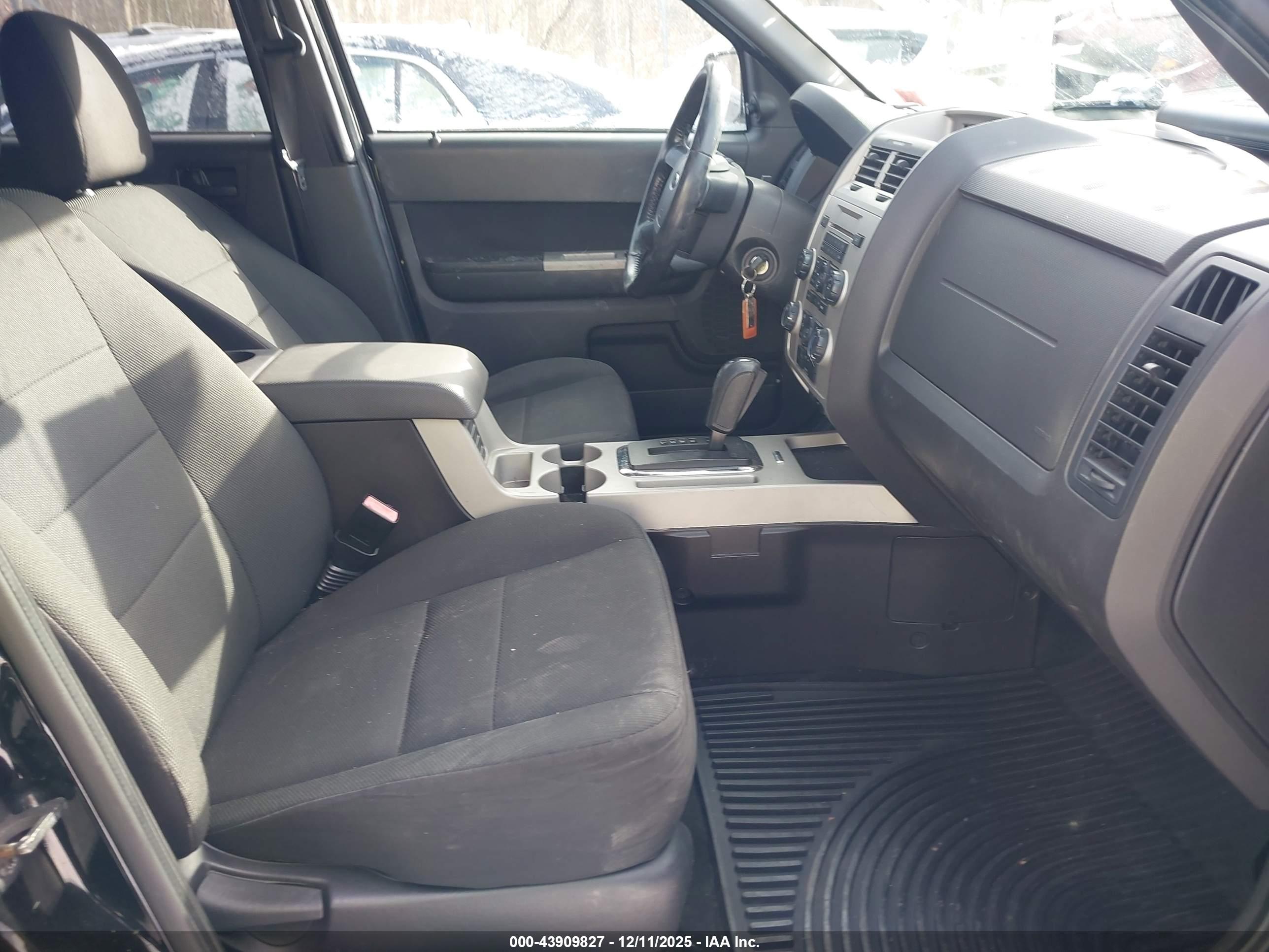 FORD ESCAPE image 5