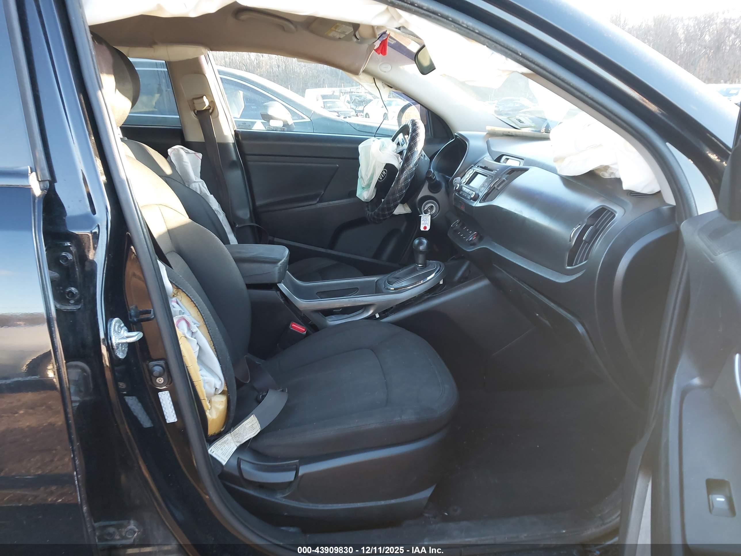 KIA SPORTAGE image 5