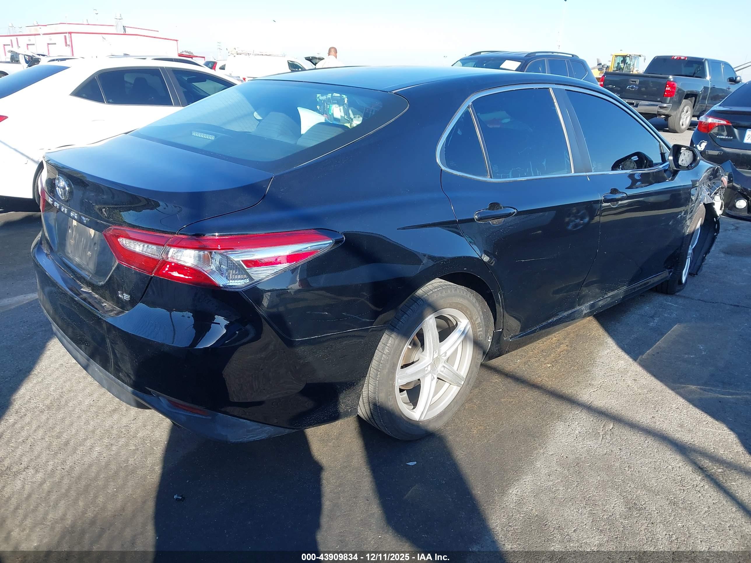 TOYOTA CAMRY image 4