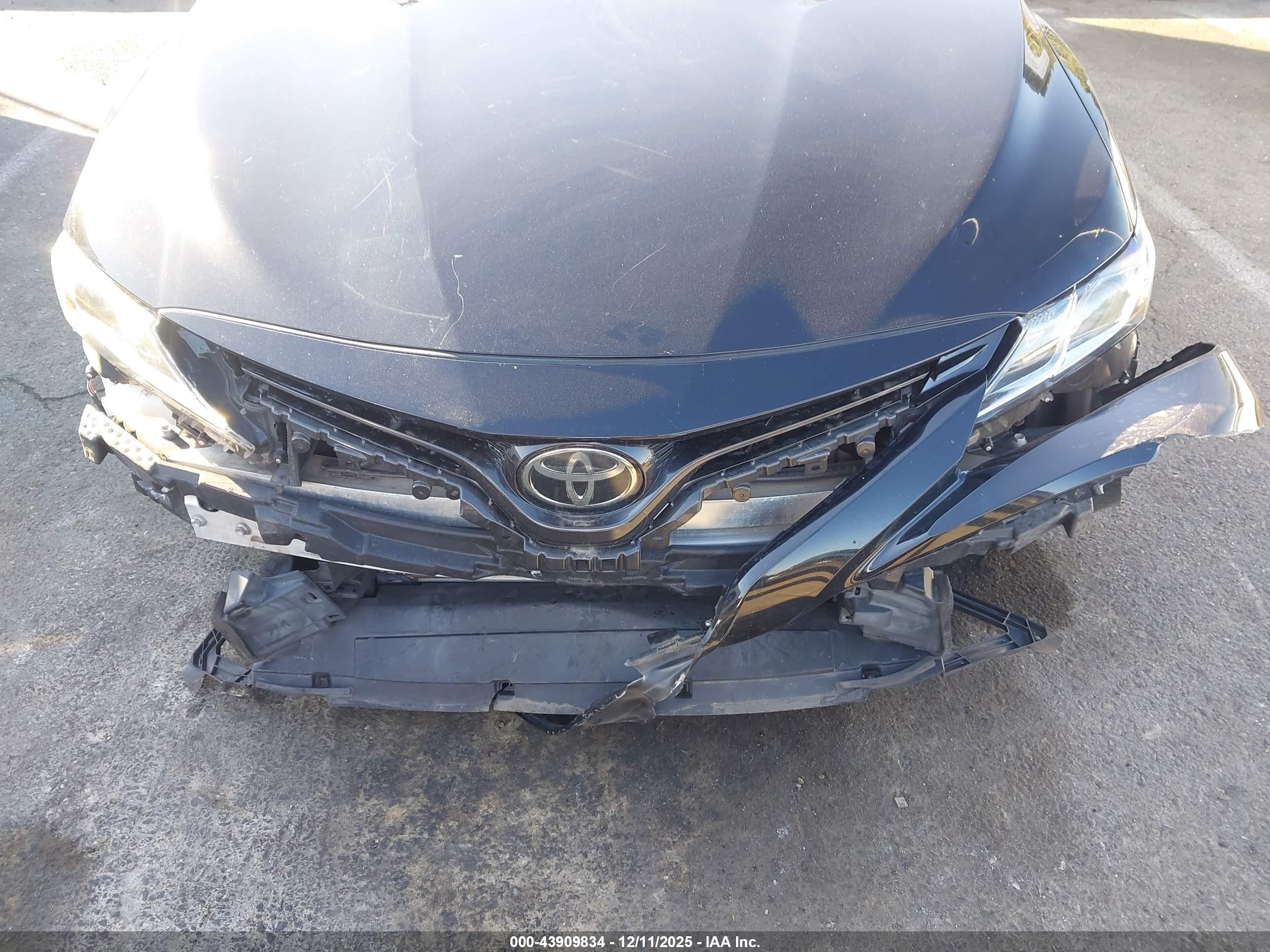 TOYOTA CAMRY image 6