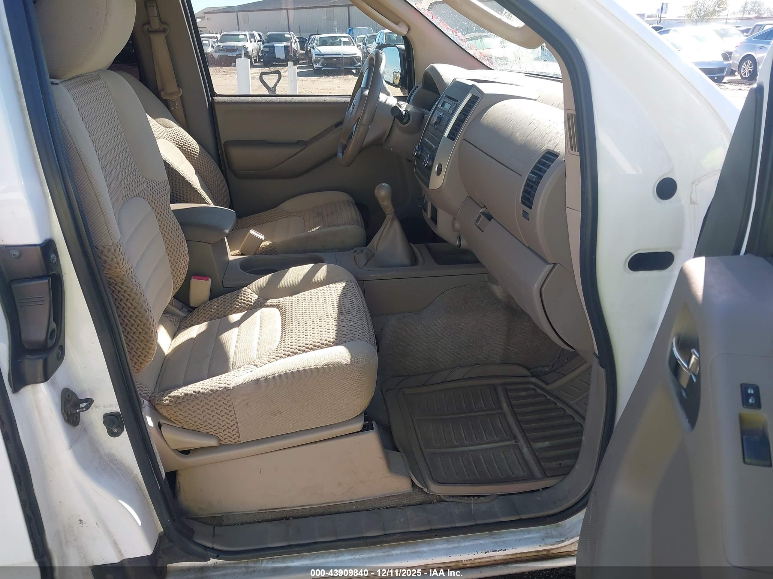 NISSAN FRONTIER image 5