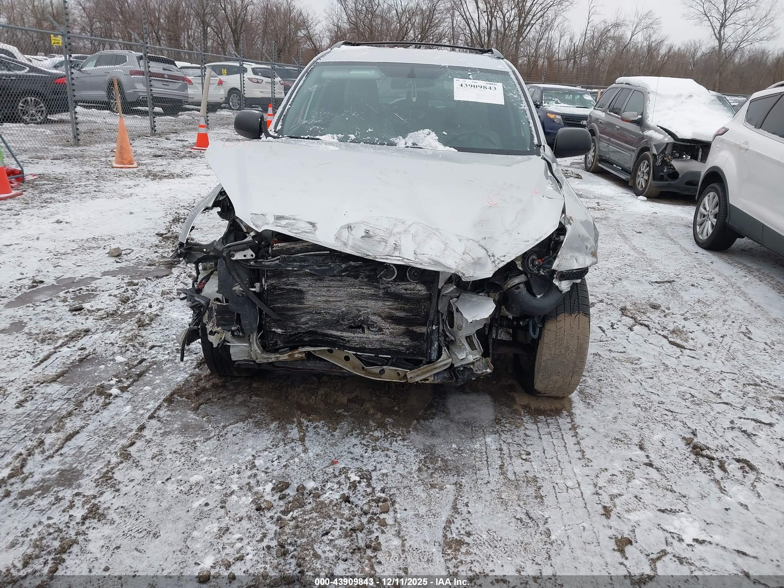TOYOTA RAV4 image 6