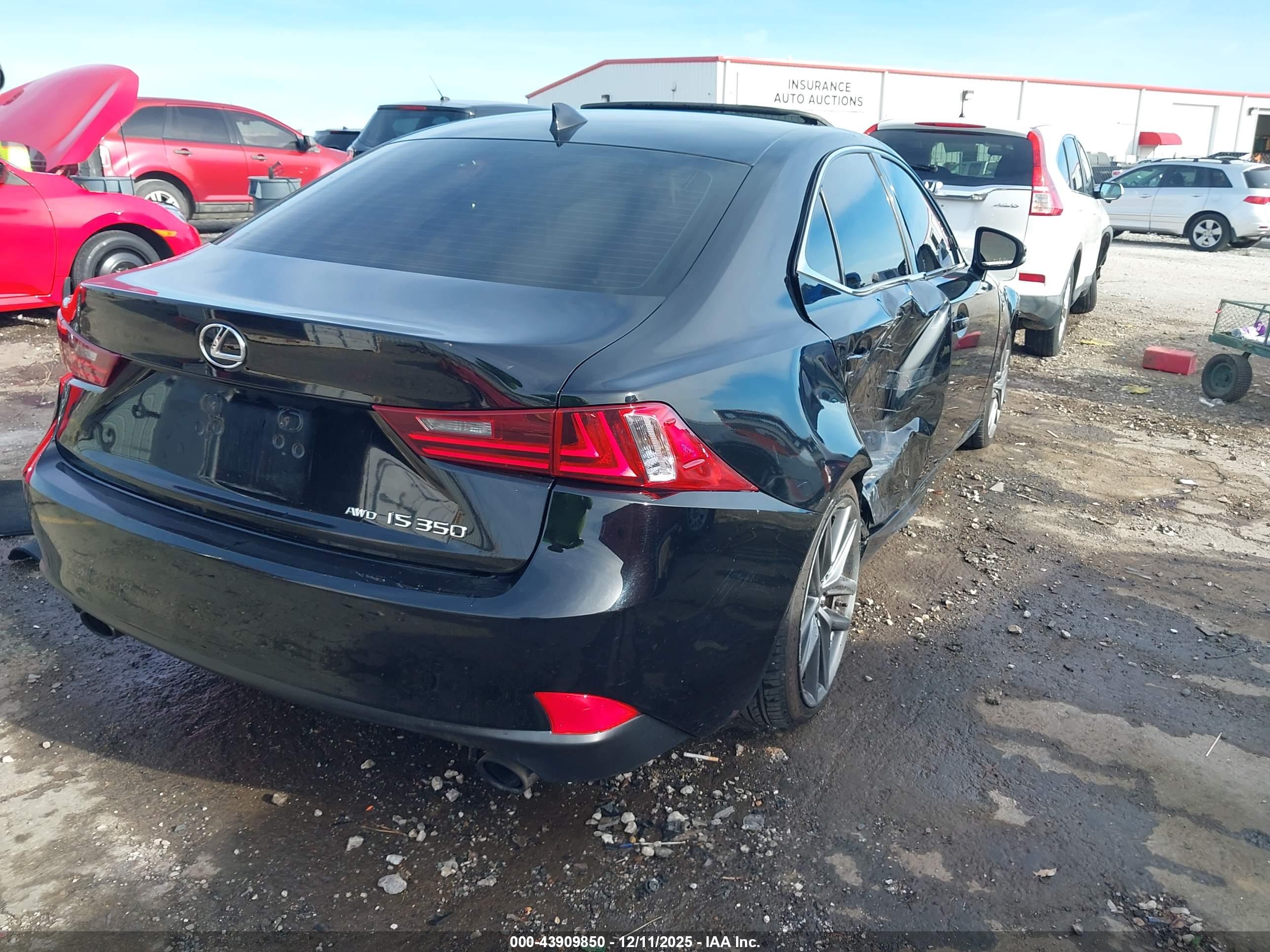 LEXUS IS image 4