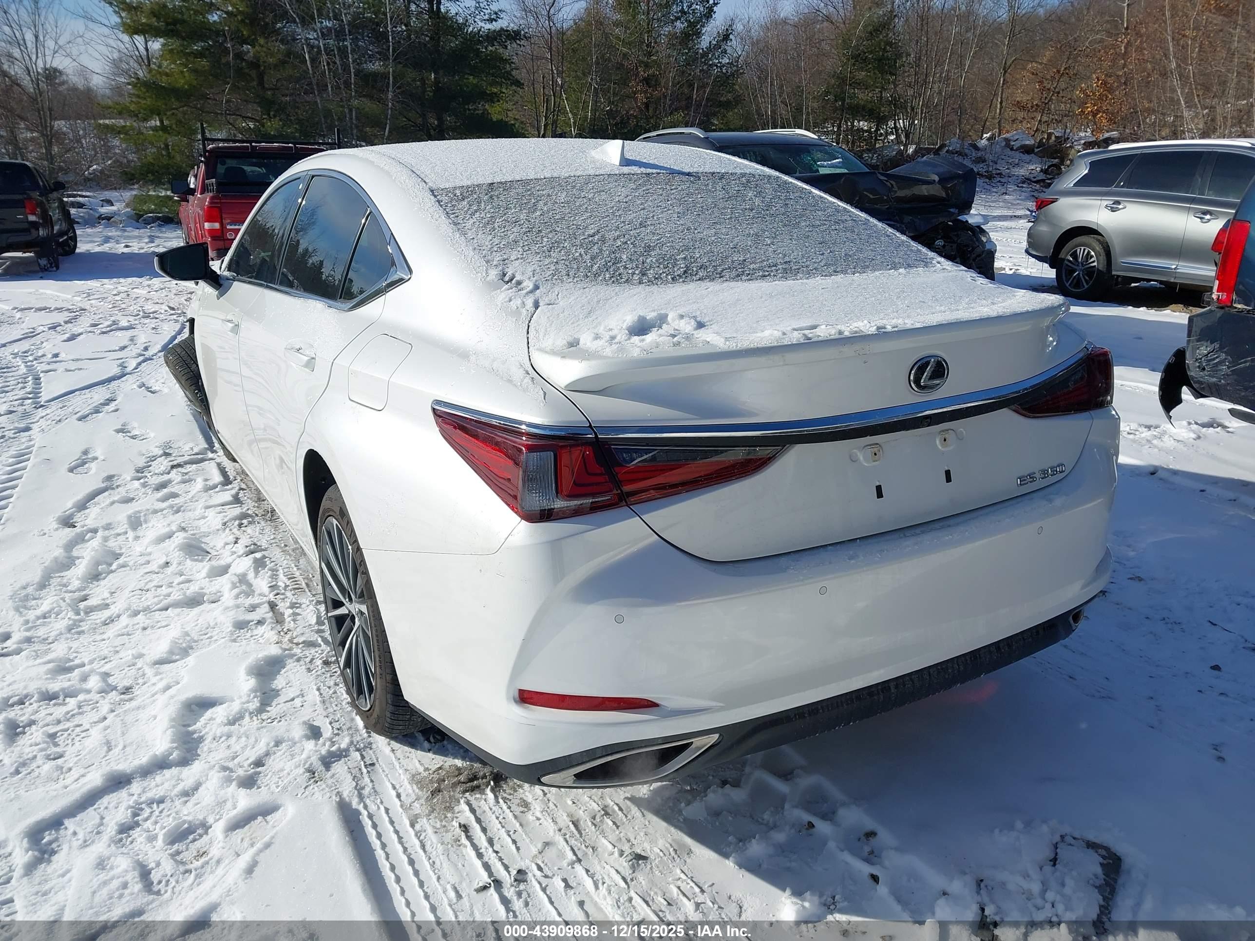 LEXUS ES image 3